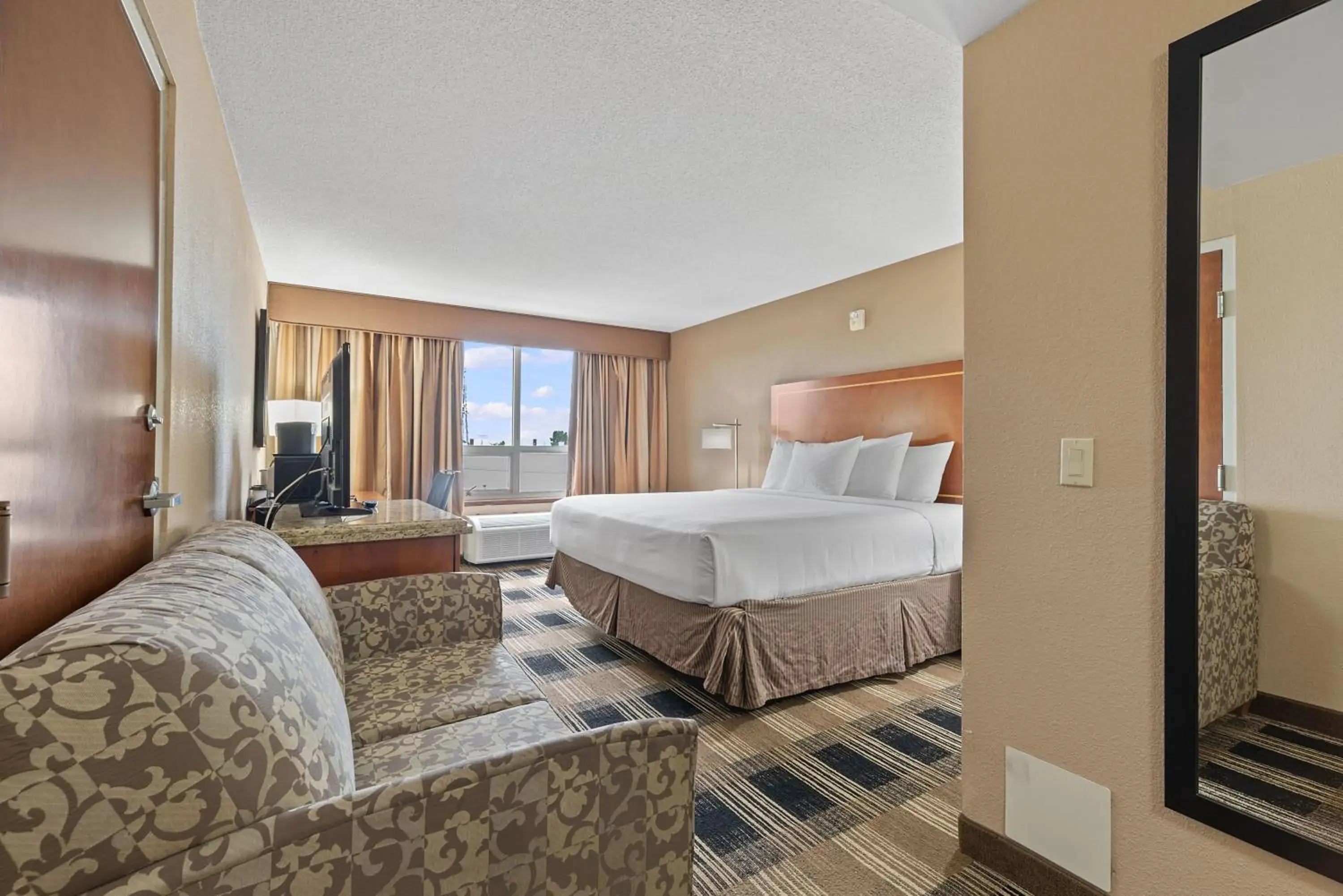 Bed in Hotel Executive Suites Bed in Hotel Executive Suites