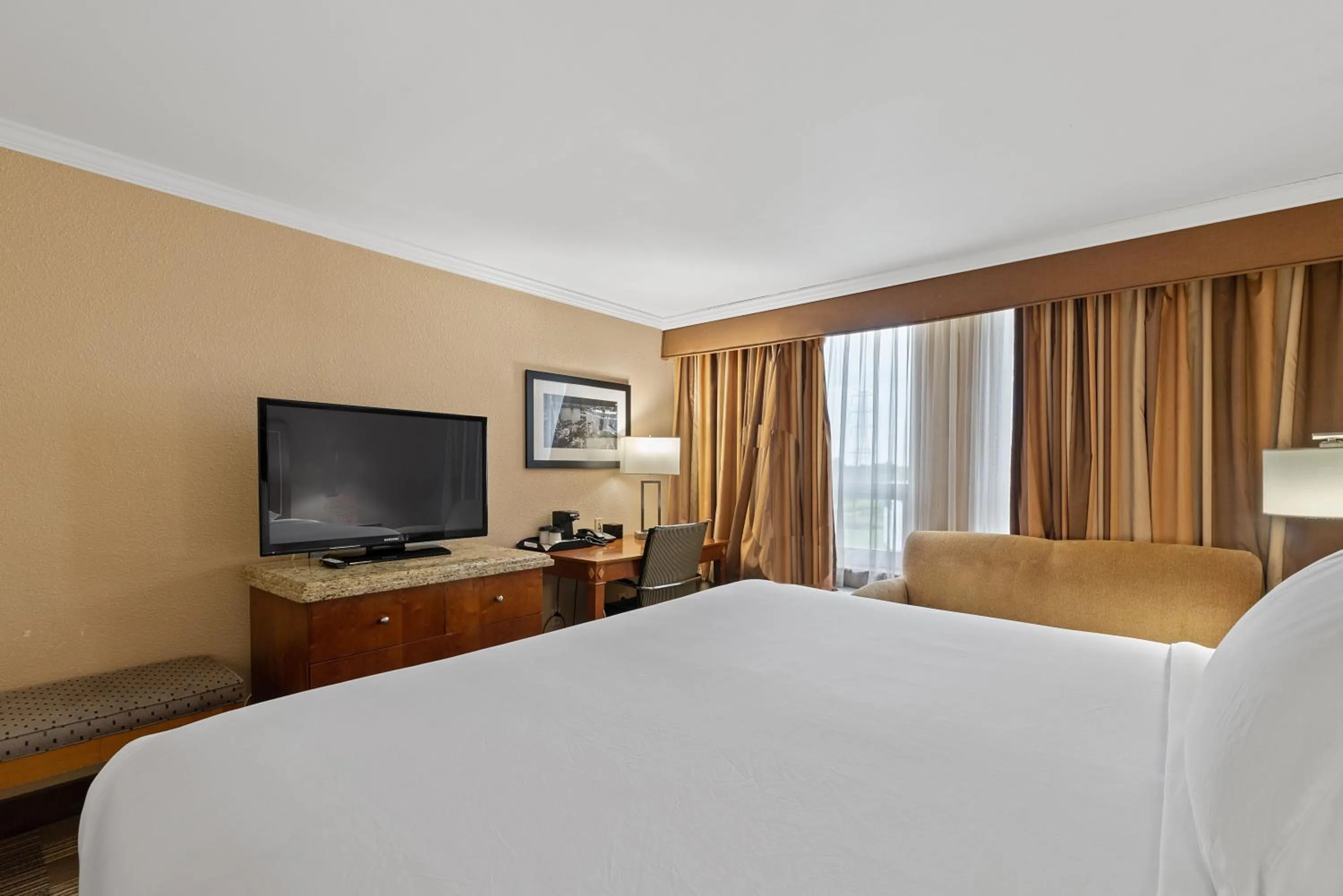 Bed in Hotel Executive Suites