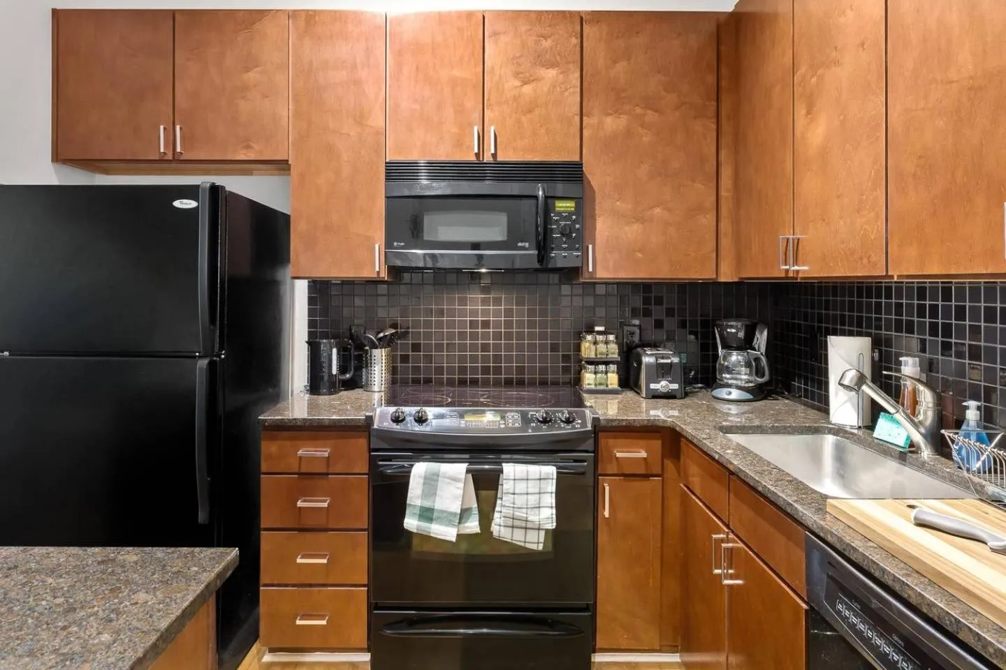 Kitchen or kitchenette in Trifecta Ace Location Pool & Gym Superhost