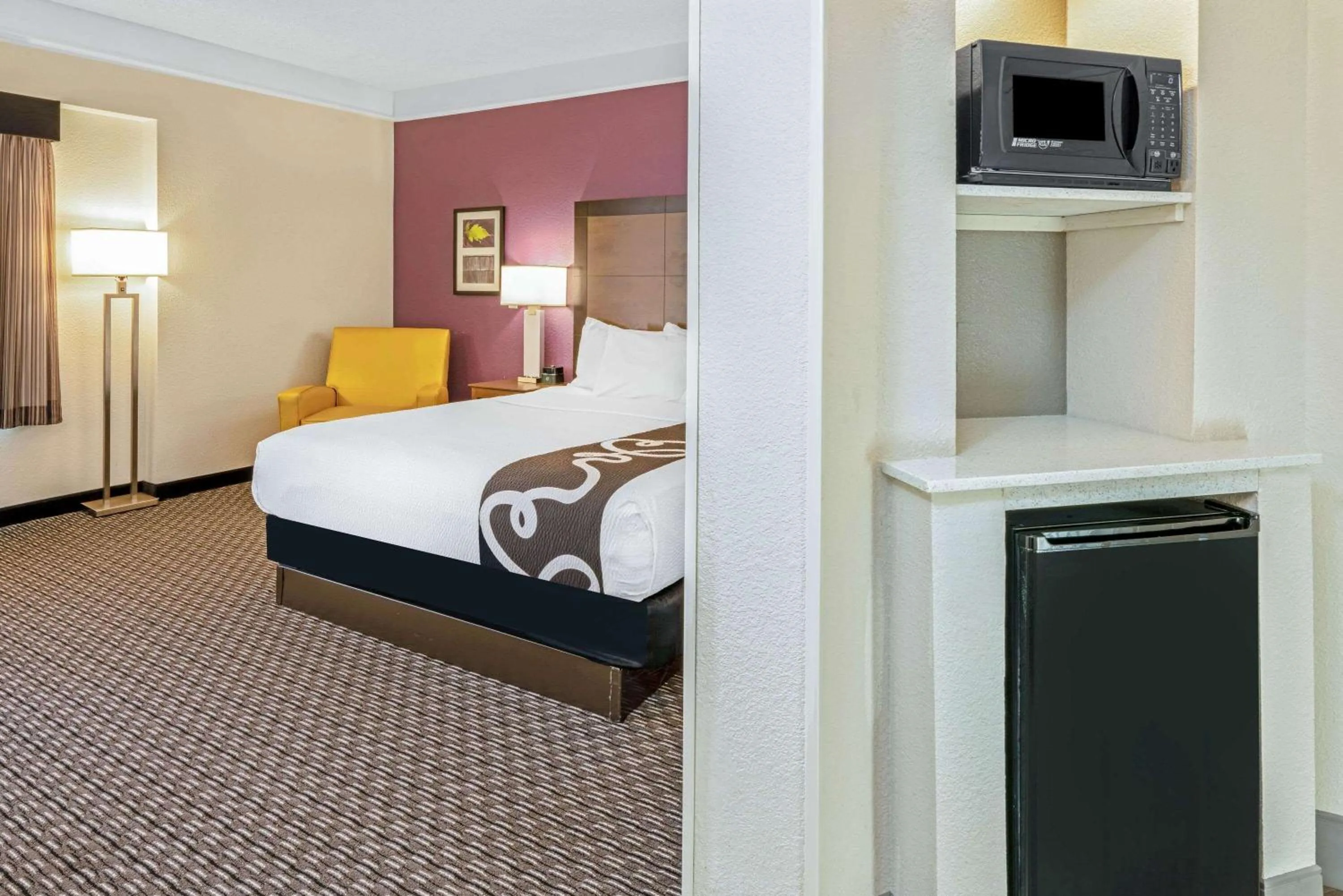 Photo of the whole room, Bed in La Quinta by Wyndham Orem University Pwy Provo