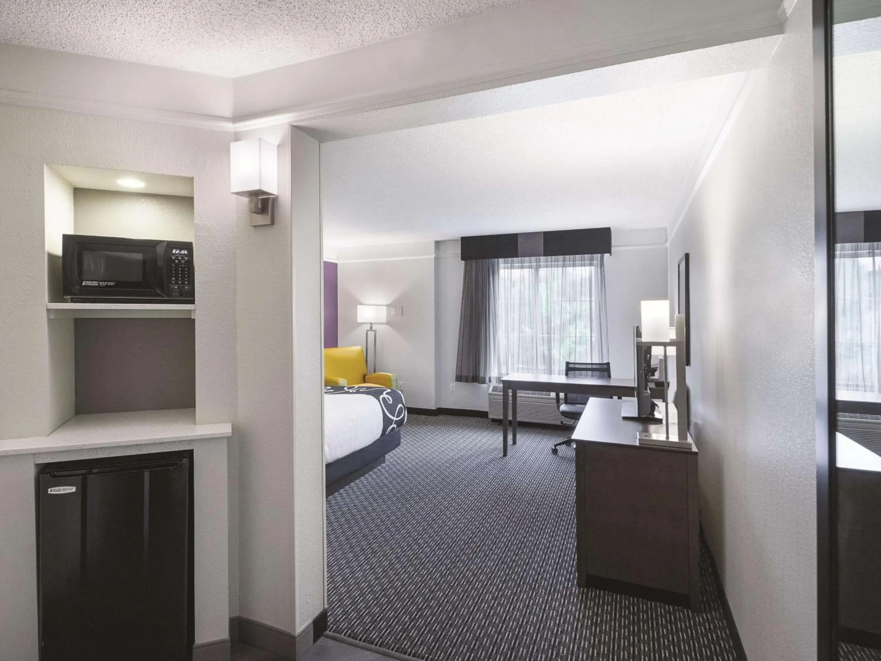 Photo of the whole room, Bed in La Quinta by Wyndham Orem University Pwy Provo Photo of the whole room, Bed in La Quinta by Wyndham Orem University Pwy Provo