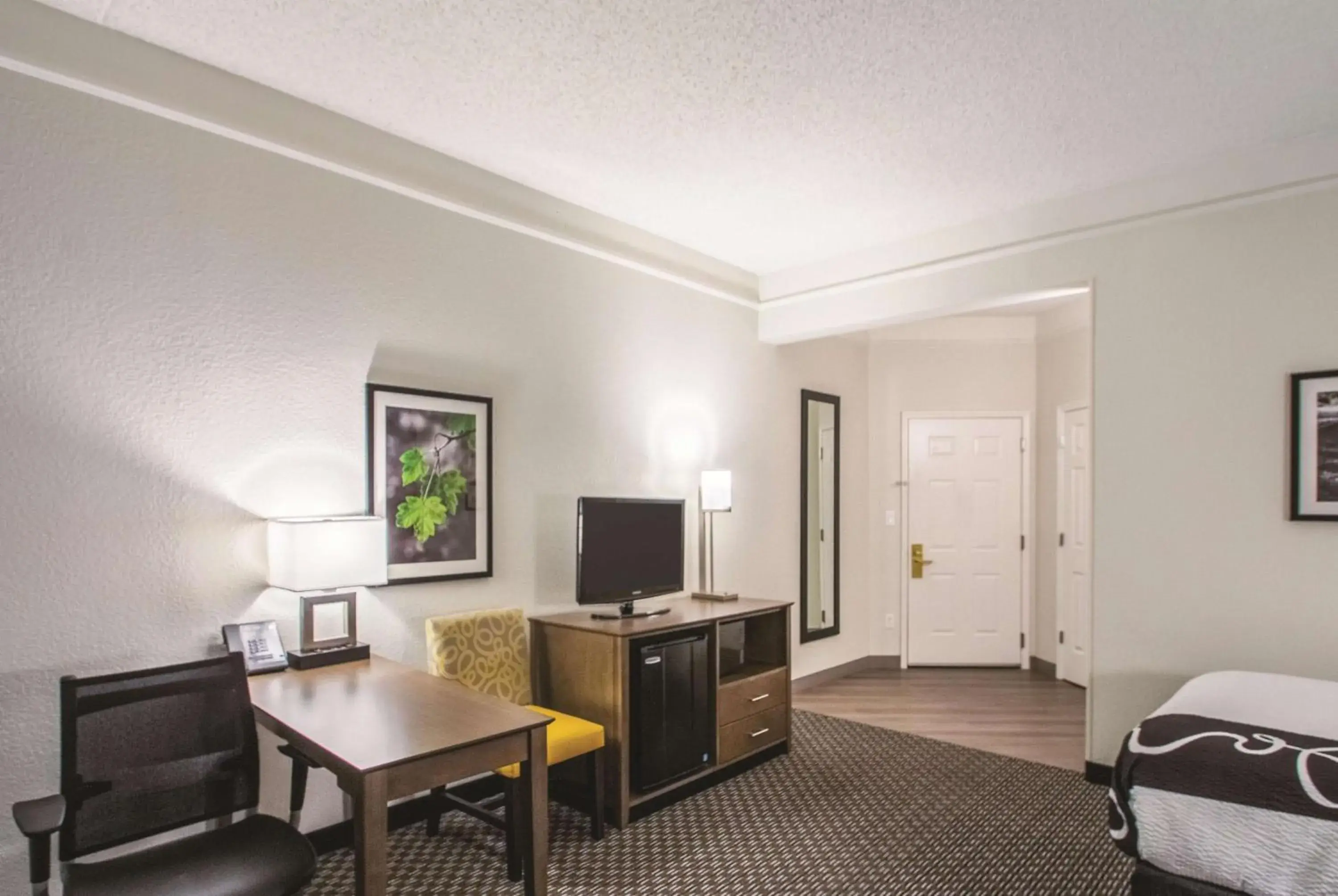 Photo of the whole room, Bed in La Quinta by Wyndham Orem University Pwy Provo Photo of the whole room, Bed in La Quinta by Wyndham Orem University Pwy Provo