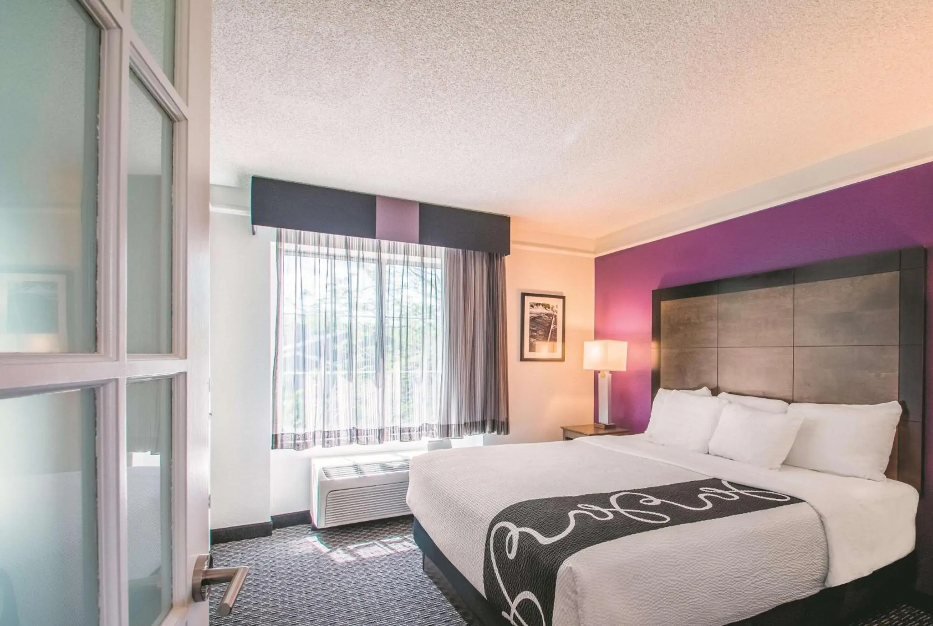 Photo of the whole room, Bed in La Quinta by Wyndham Orem University Pwy Provo Photo of the whole room, Bed in La Quinta by Wyndham Orem University Pwy Provo