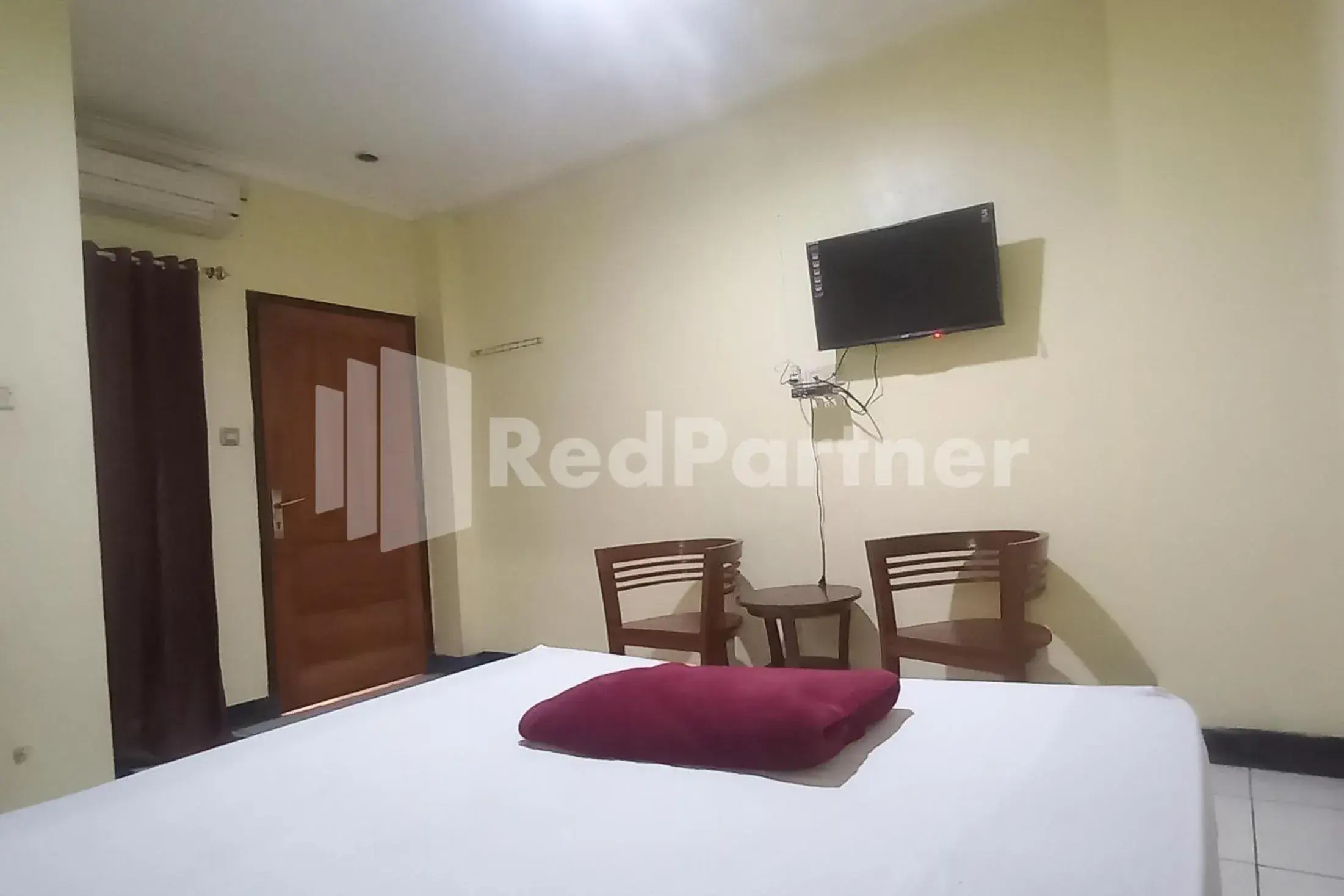 Standard Twin Room in Hotel Palem 2 Syariah Malang Redpartner Standard Twin Room in Hotel Palem 2 Syariah Malang Redpartner