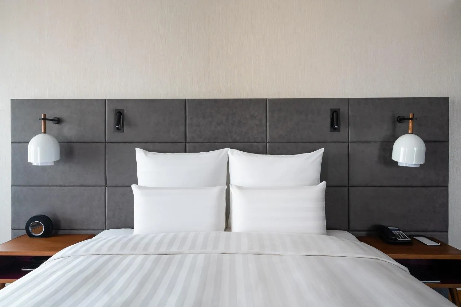 Bed in Pullman Baotou