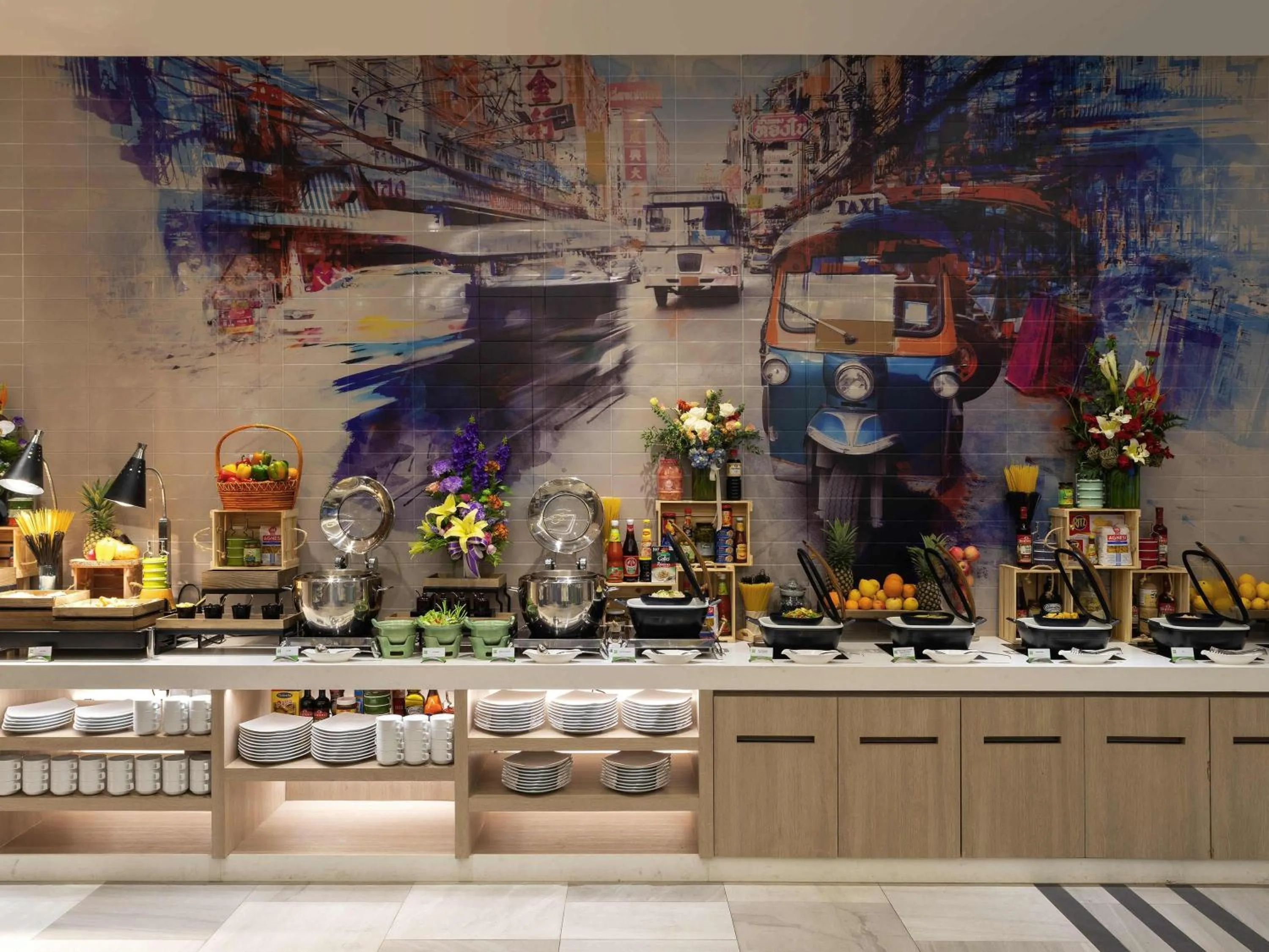 Restaurant/places to eat in ibis Styles Bangkok Ratchada