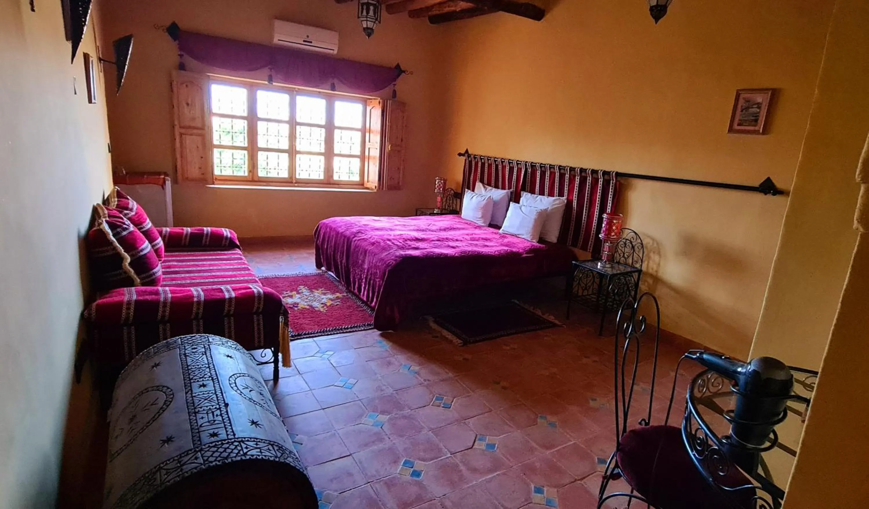 Large Double or Twin Room in Kasbah Ait ben Damiette