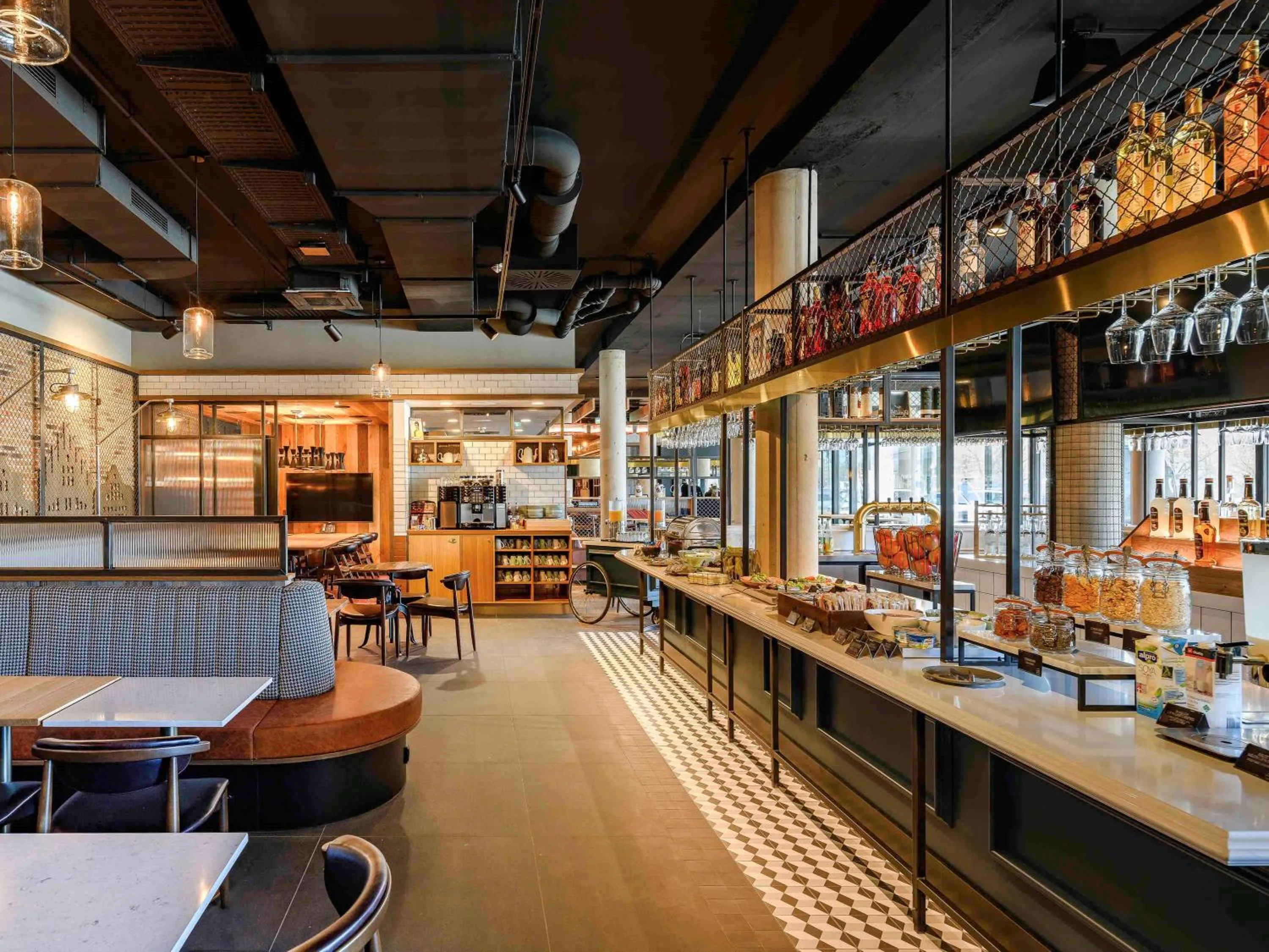 Restaurant/places to eat in ibis Landshut City