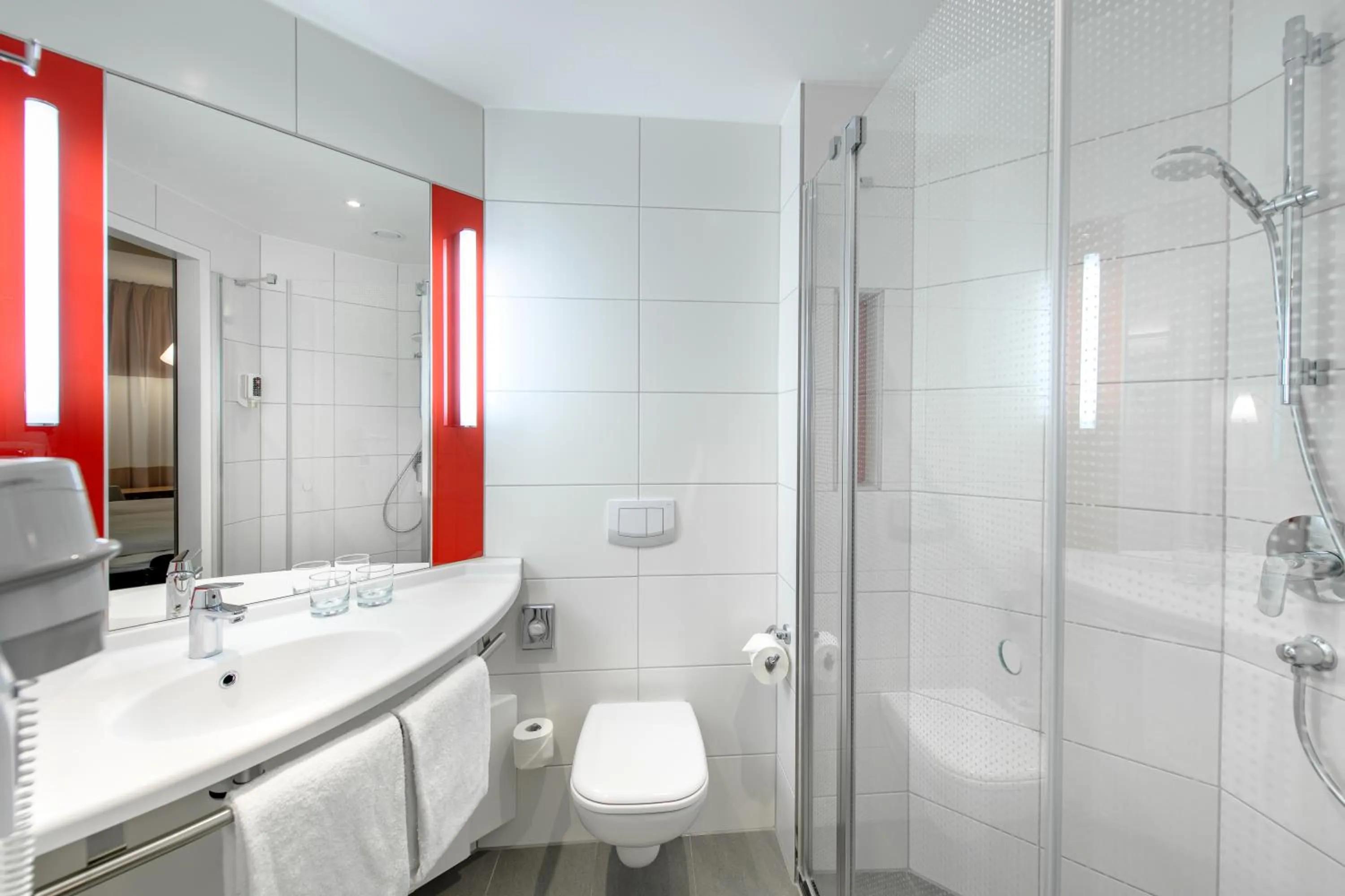 Toilet in ibis Landshut City