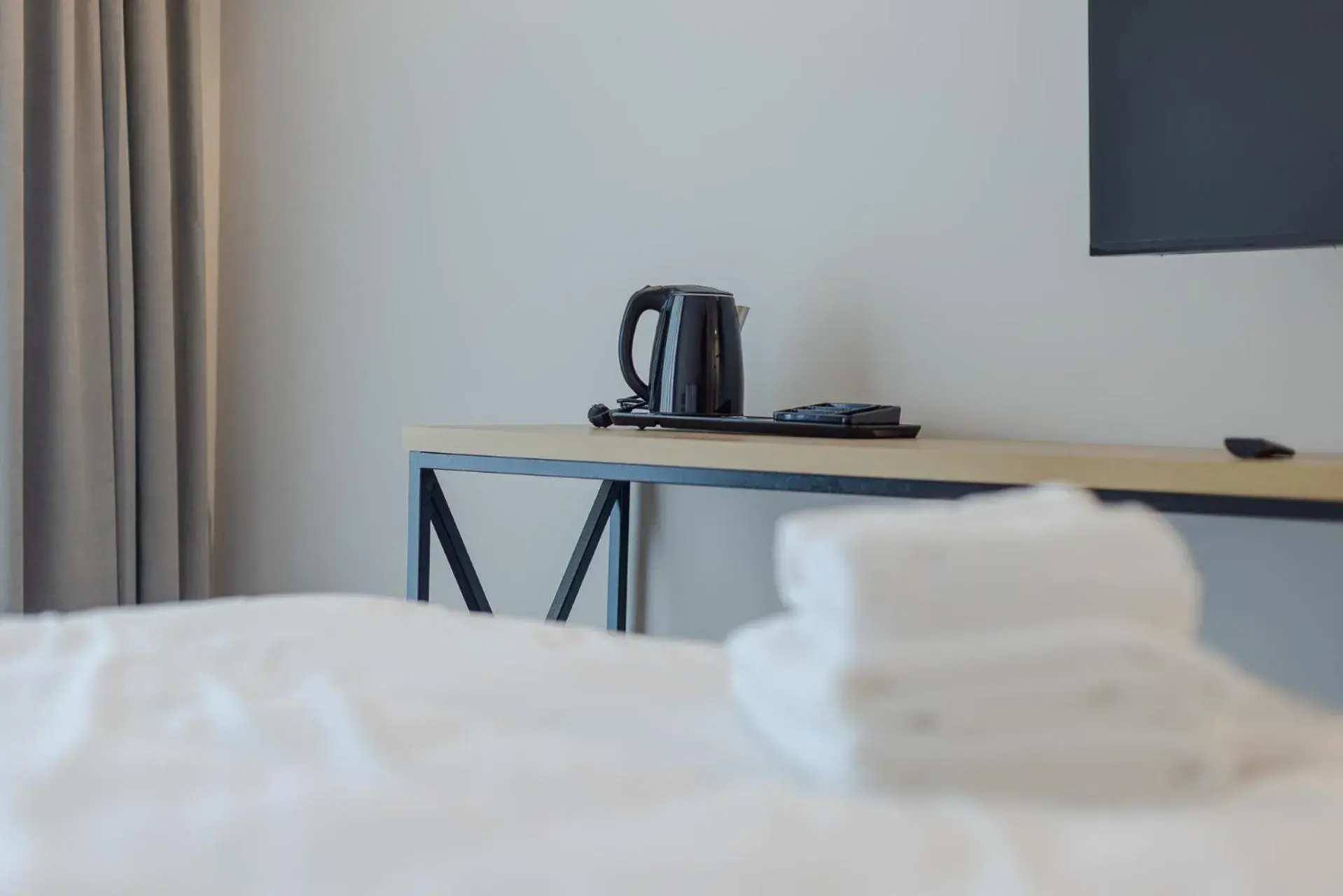 Coffee/tea facilities, Bed in Aqua Batumi Hotel & Apartments Coffee/tea facilities, Bed in Aqua Batumi Hotel & Apartments