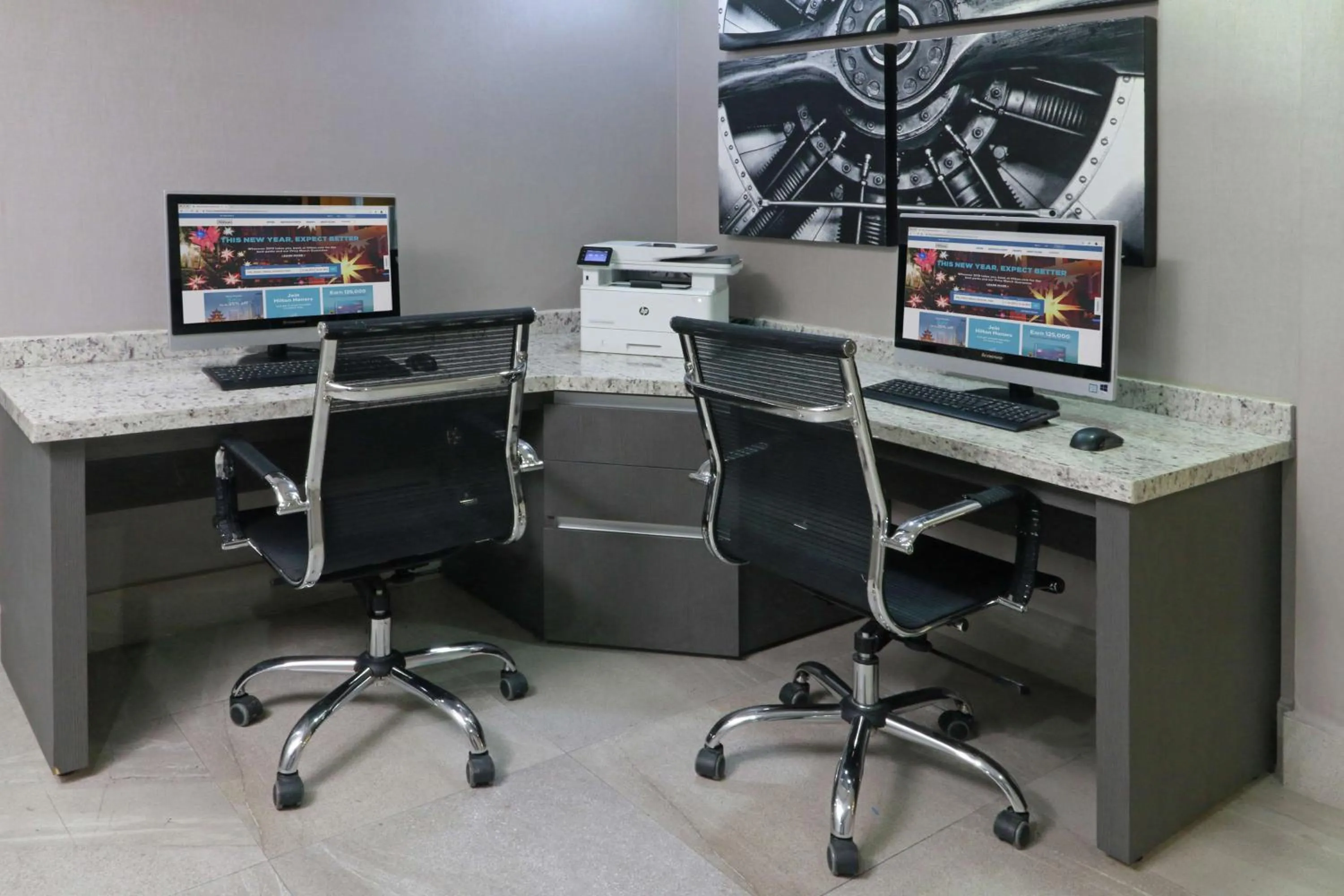 Business facilities in Hampton Inn Monterrey-Airport