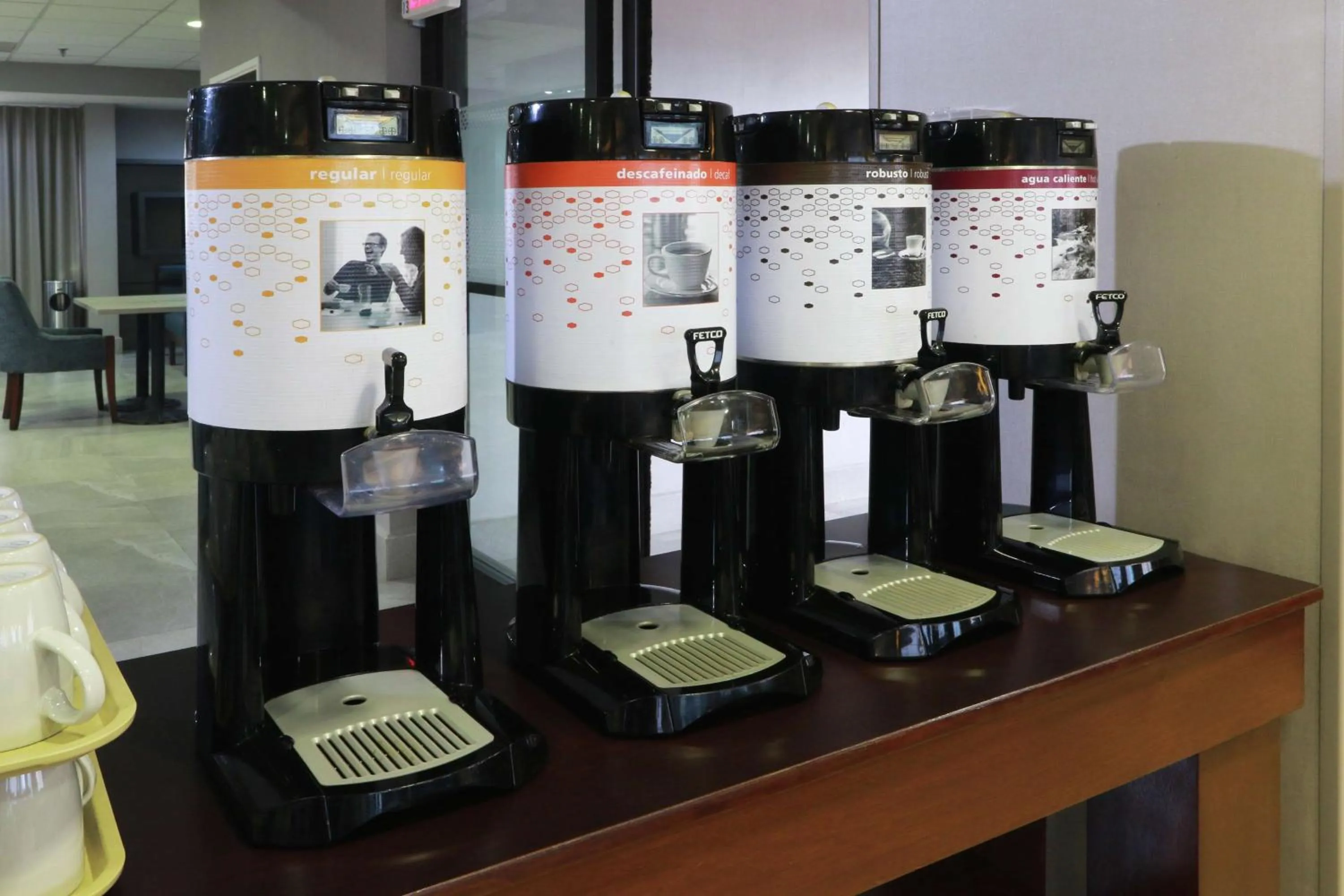 Restaurant/places to eat in Hampton Inn Monterrey-Airport