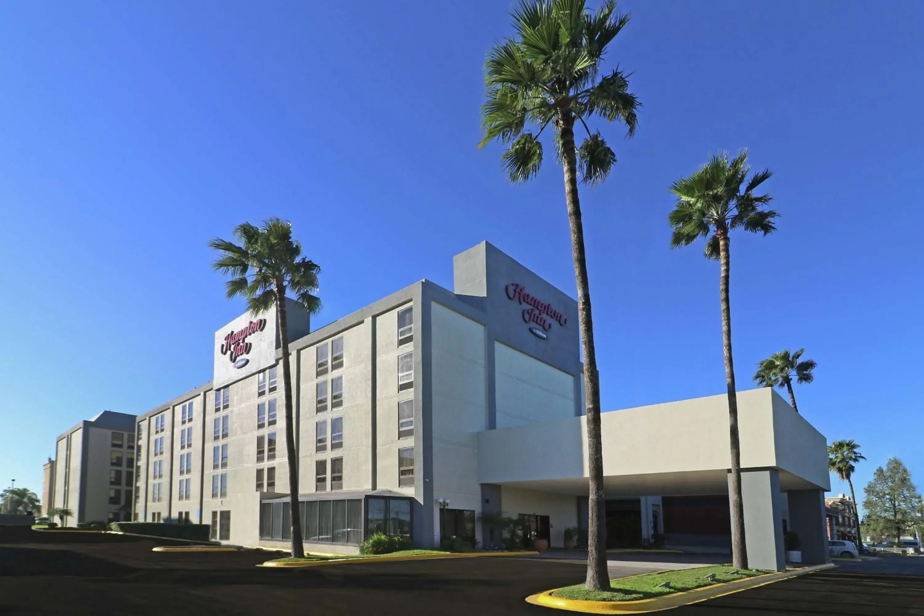 Property building in Hampton Inn Monterrey-Airport Property building in Hampton Inn Monterrey-Airport