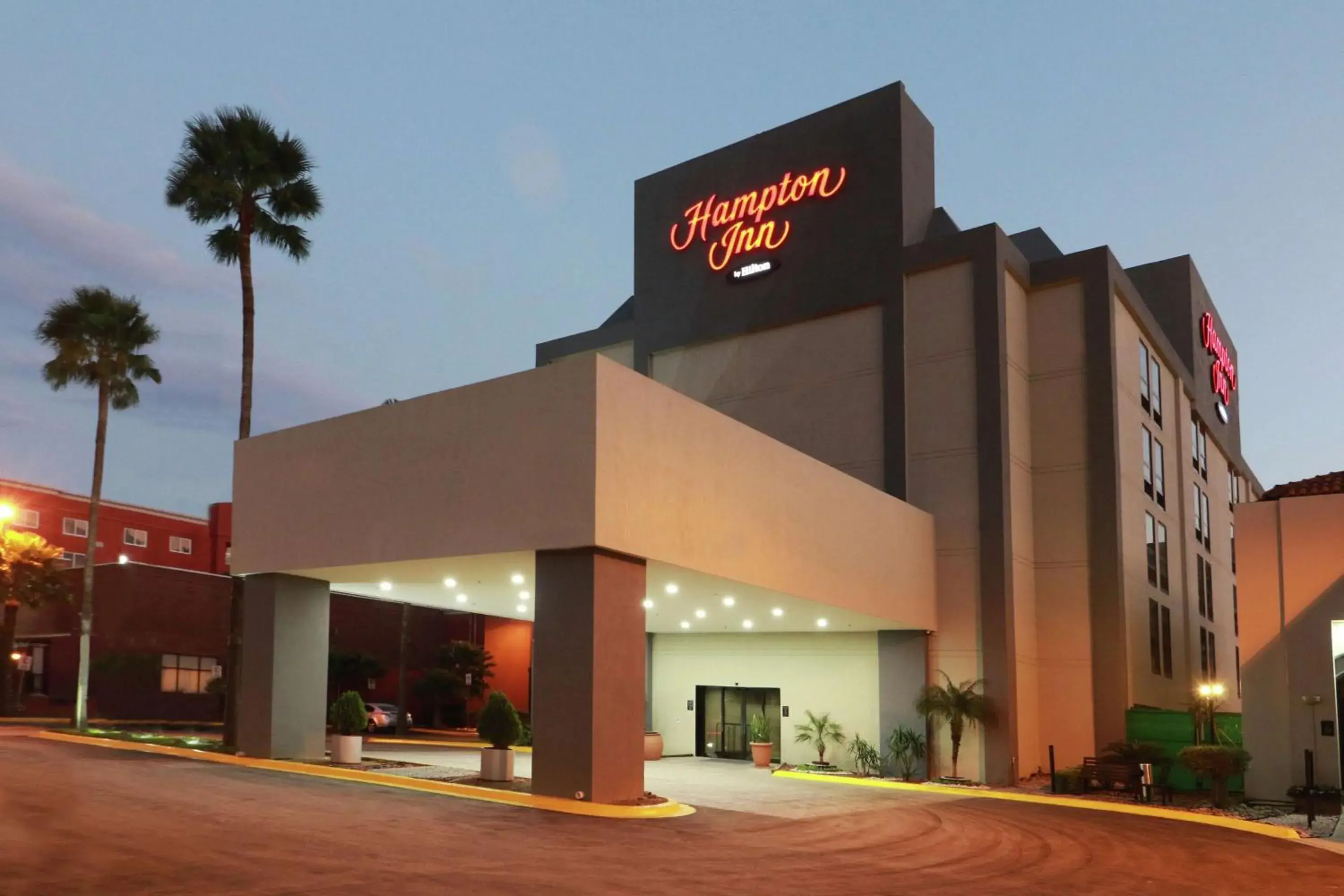 Property building in Hampton Inn Monterrey-Airport Property building in Hampton Inn Monterrey-Airport