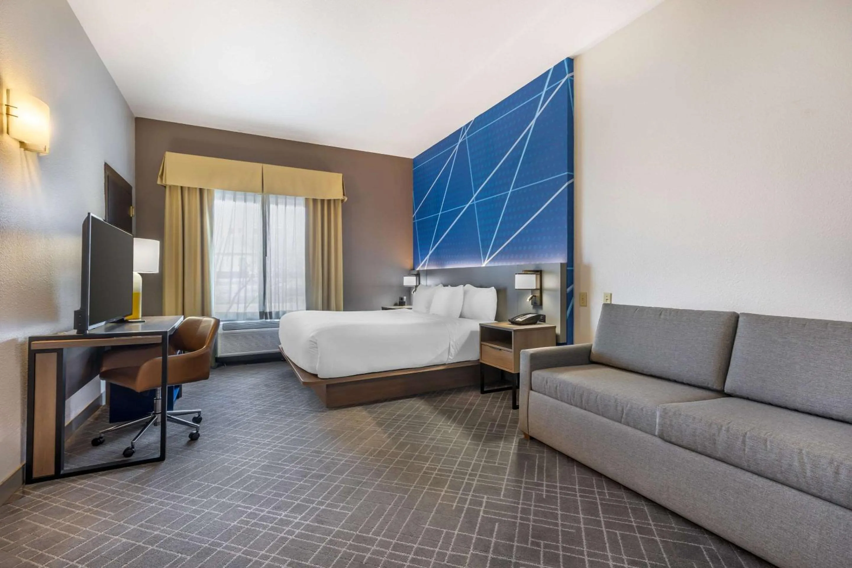 Bedroom, Bed in Wingate By Wyndham Frisco