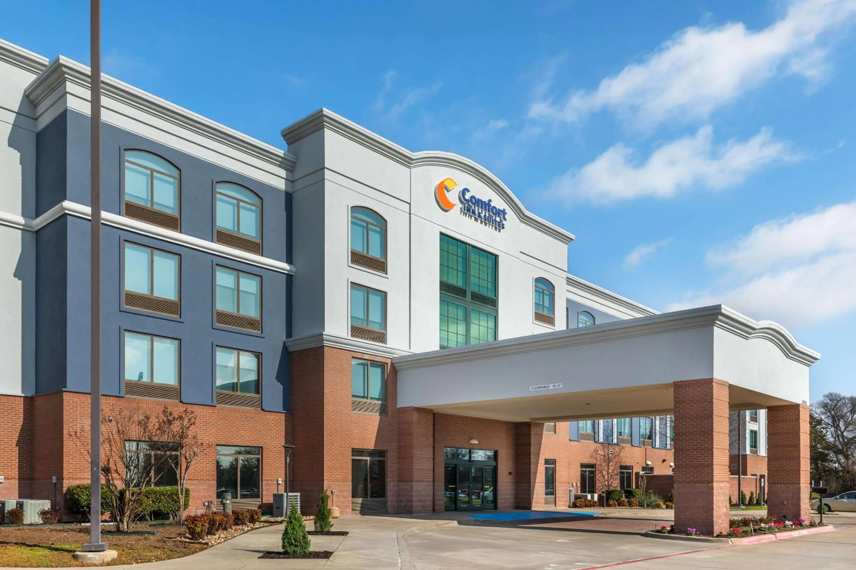 Property building in Comfort Inn & Suites Frisco East - McKinney