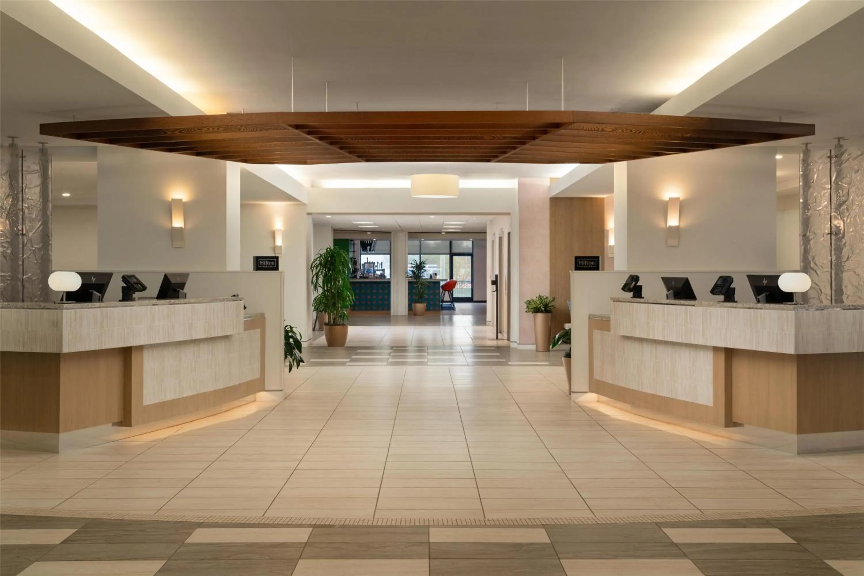 Lobby or reception in DoubleTree by Hilton Virginia Beach