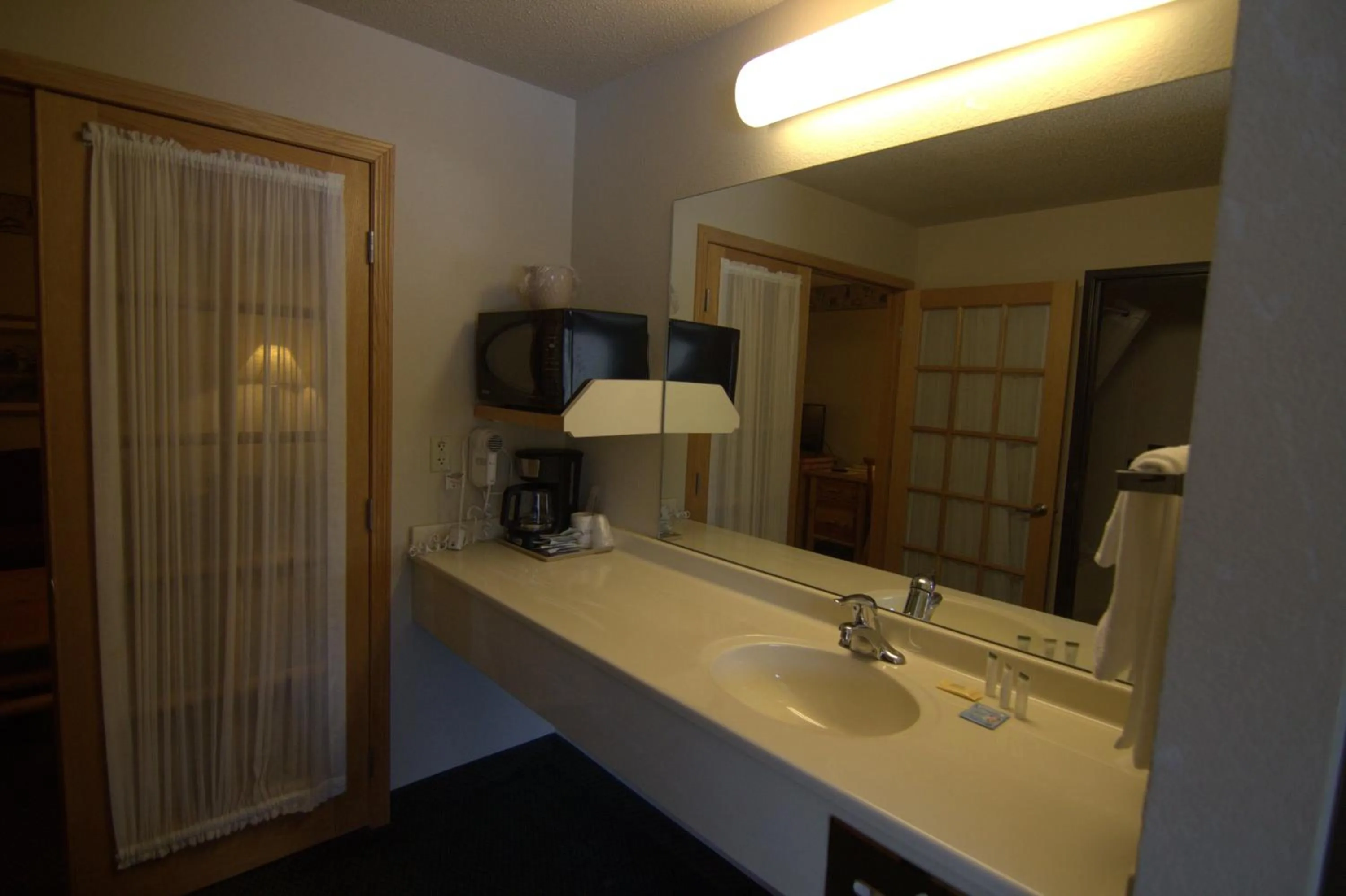 Shell Lake Lodge, a Travelodge by Wyndham