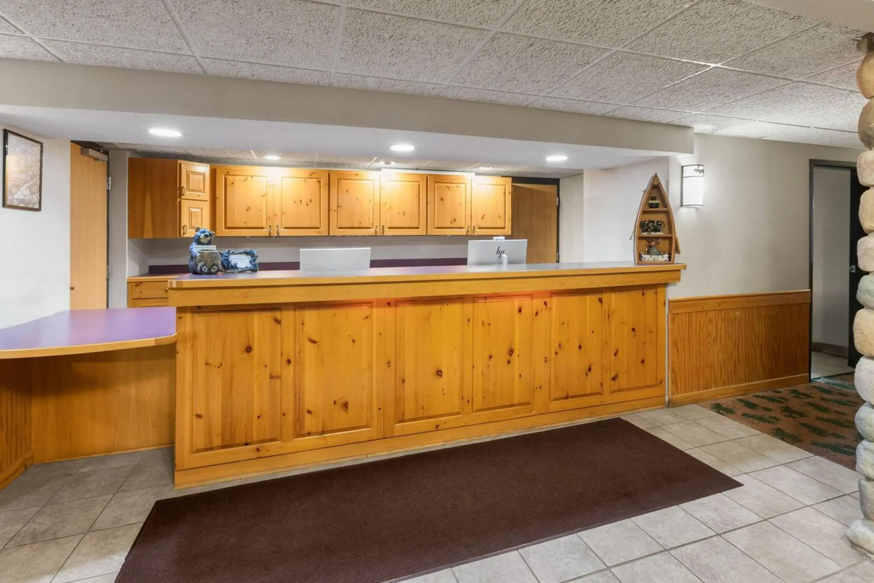 Lobby or reception in Shell Lake Lodge, a Travelodge by Wyndham Lobby or reception in Shell Lake Lodge, a Travelodge by Wyndham