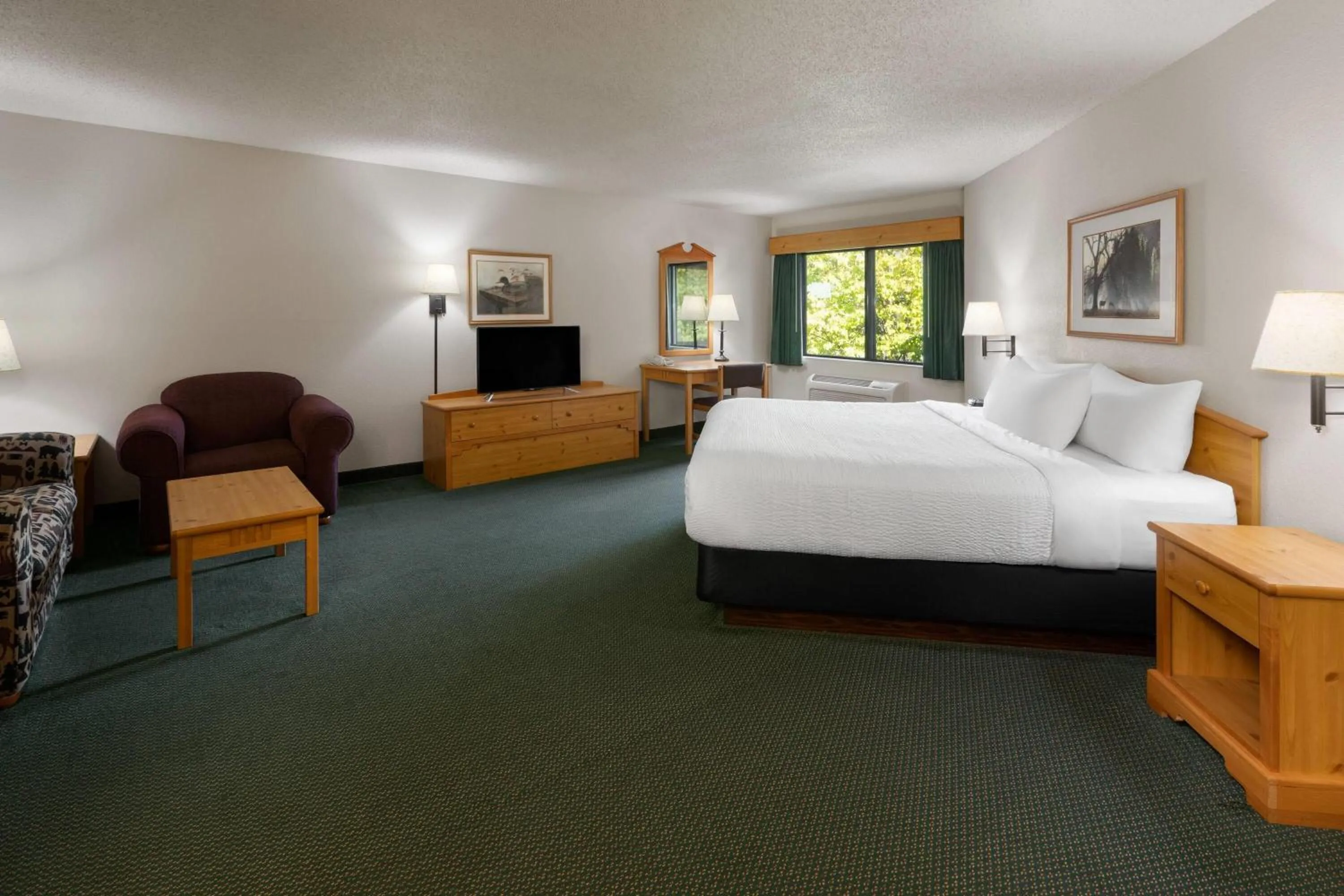 Photo of the whole room, Bed in Shell Lake Lodge, a Travelodge by Wyndham
