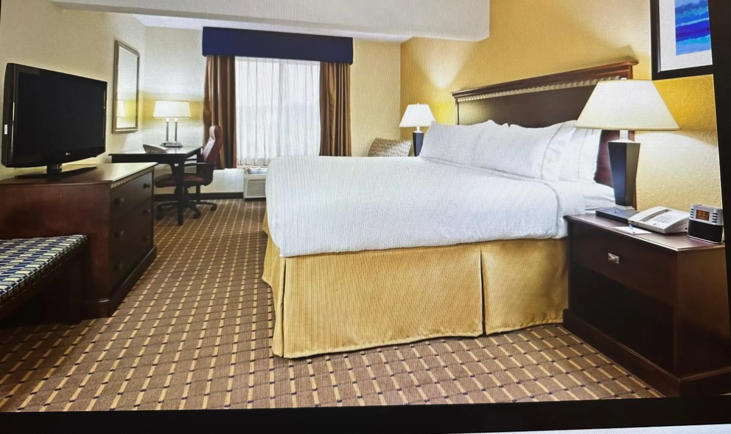 King Suite with Sofa Bed in Holiday Inn Express and Suites Allentown West by IHG King Suite with Sofa Bed in Holiday Inn Express and Suites Allentown West by IHG
