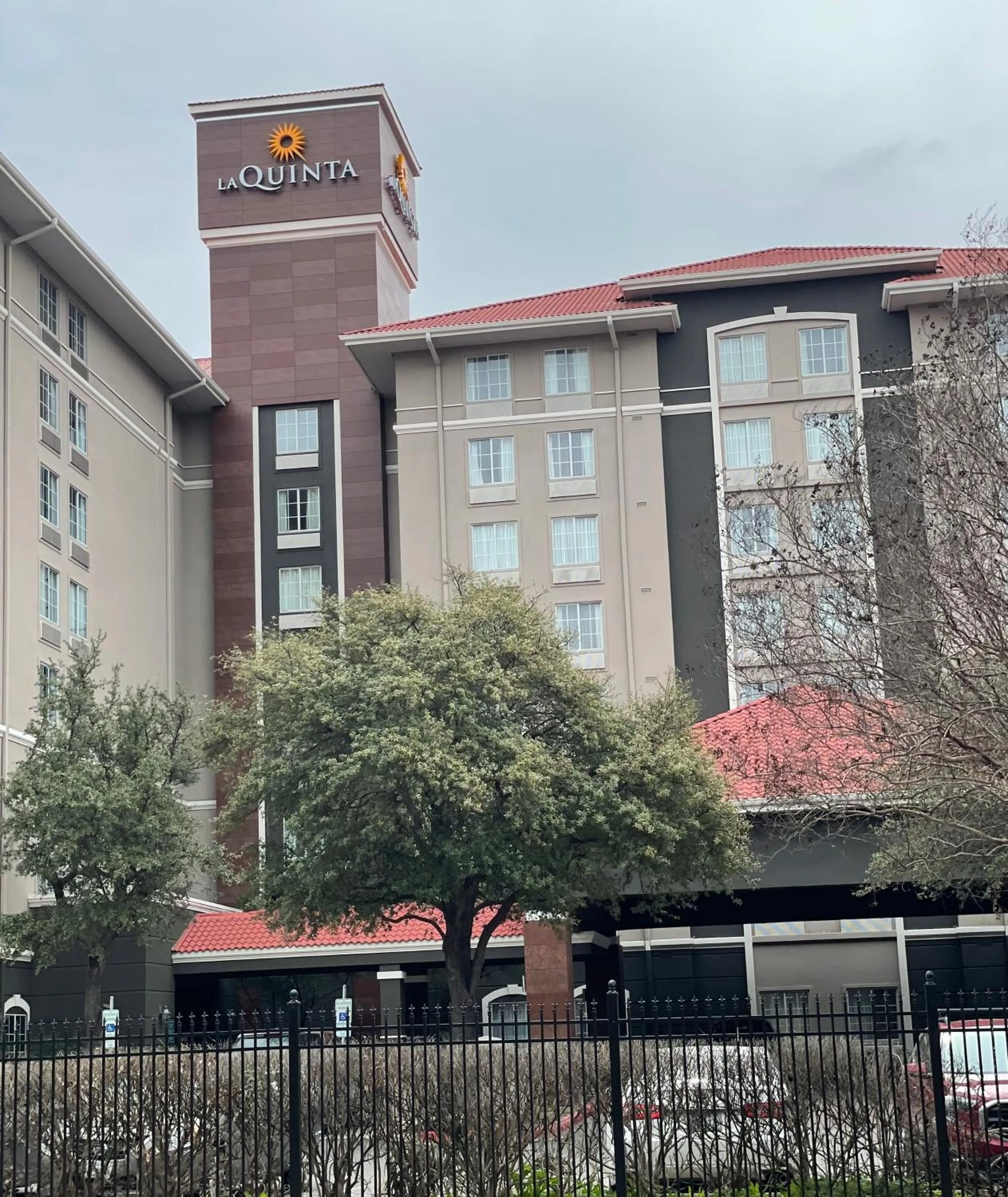 Property building in La Quinta by Wyndham San Antonio Airport