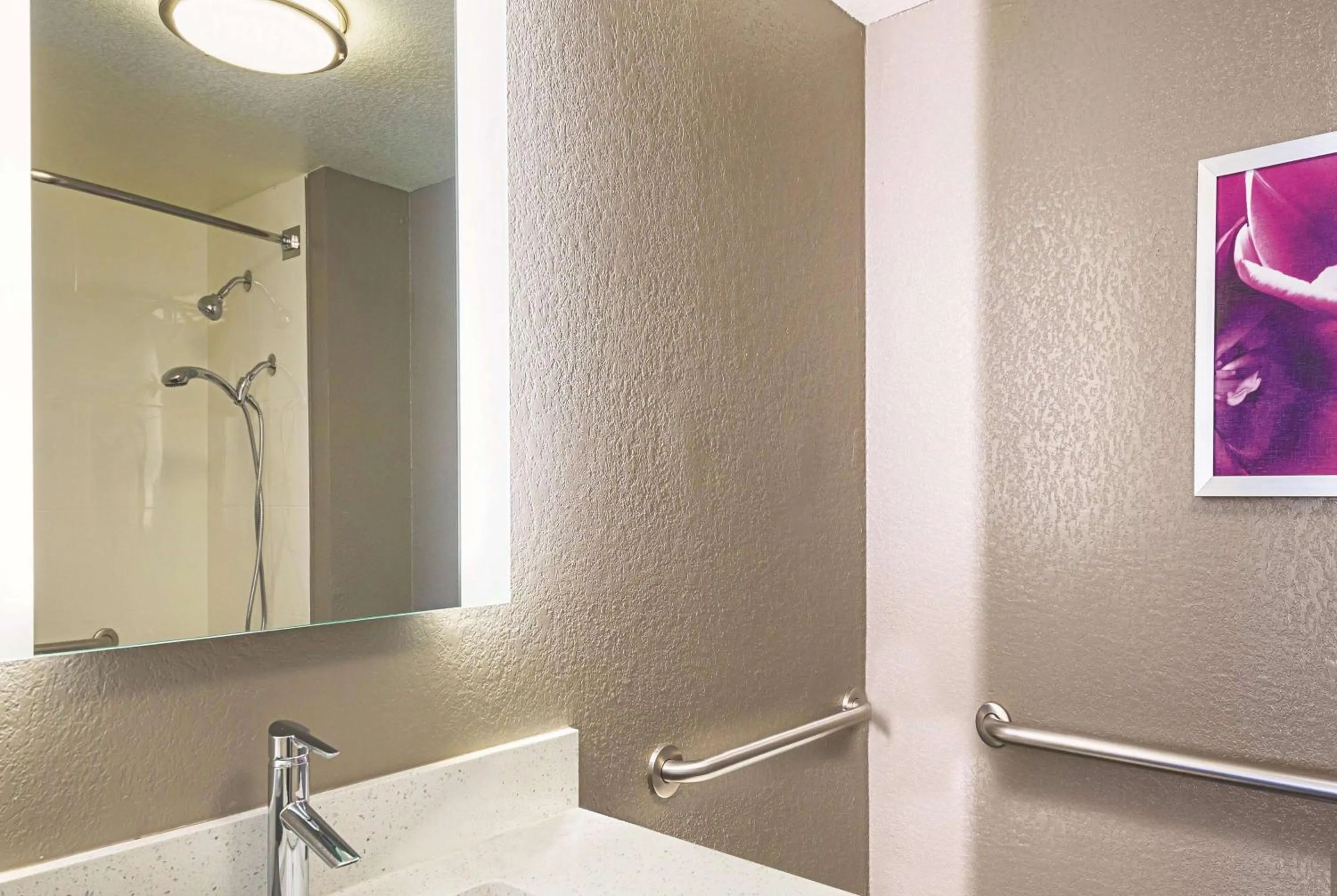 Photo of the whole room in La Quinta by Wyndham Austin at The Domain