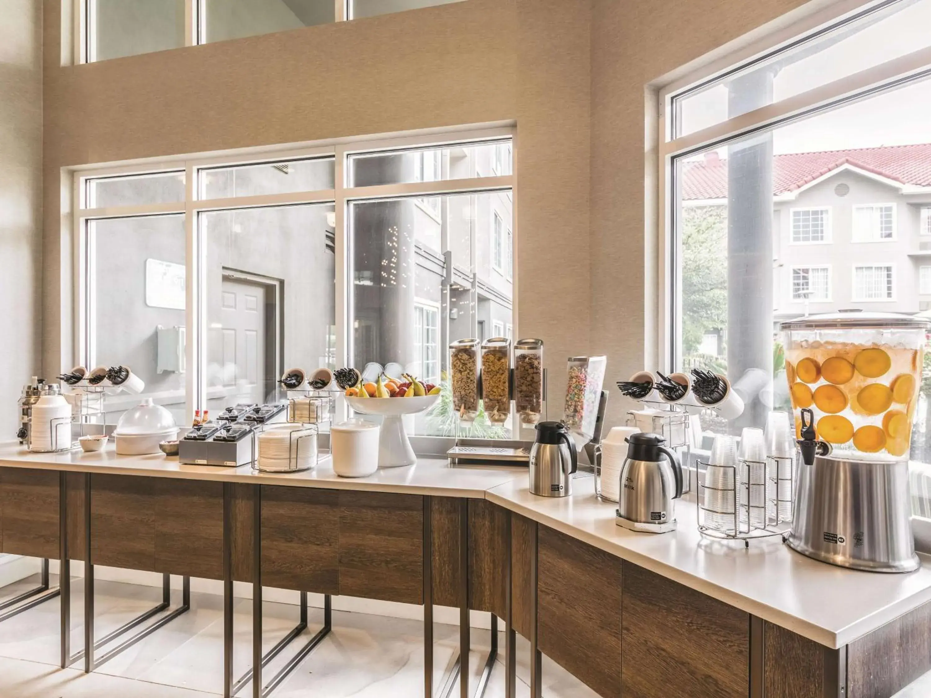 Restaurant/places to eat in La Quinta by Wyndham Austin at The Domain Restaurant/places to eat in La Quinta by Wyndham Austin at The Domain