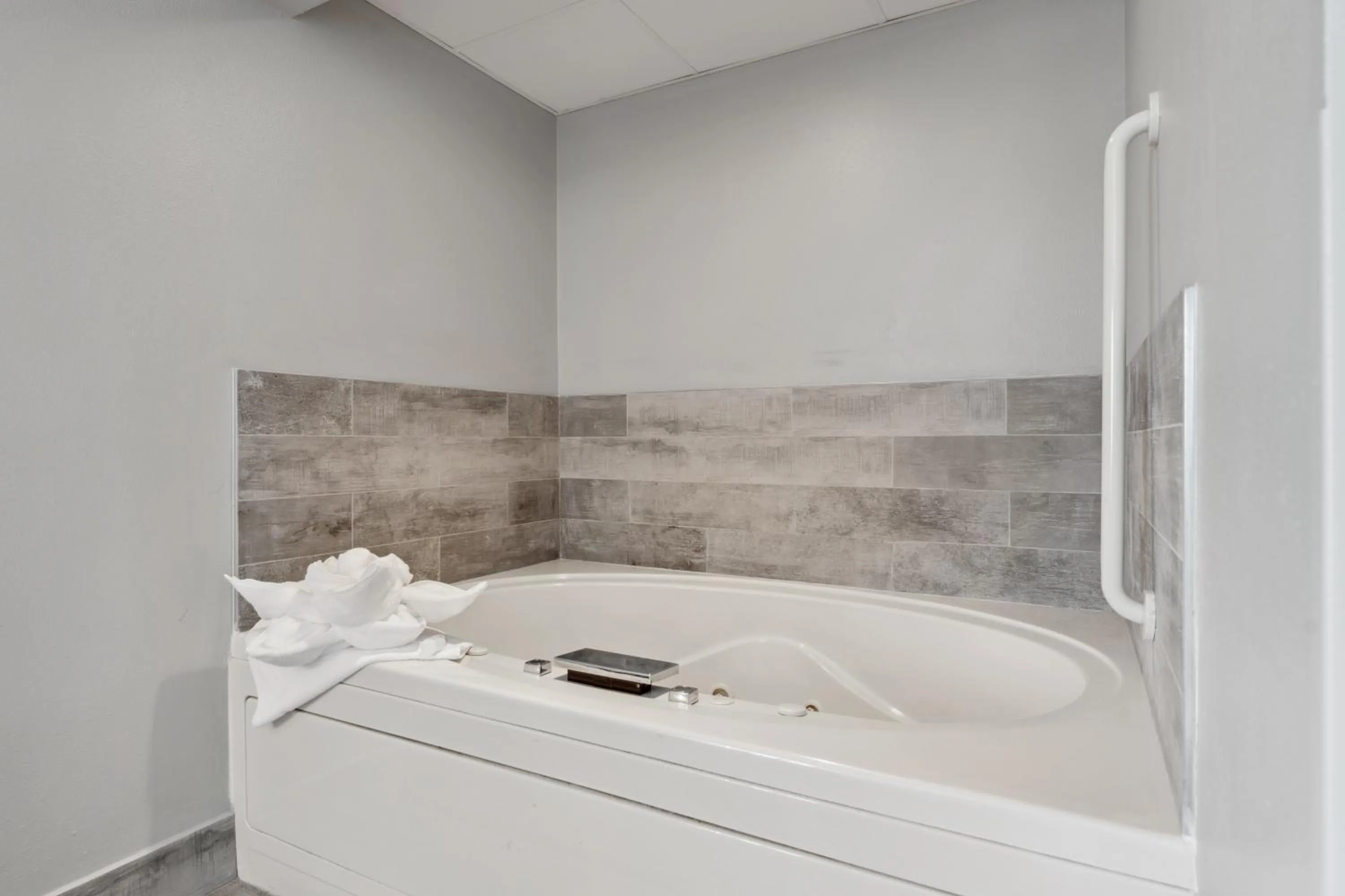 AmericInn by Wyndham Wisconsin Dells