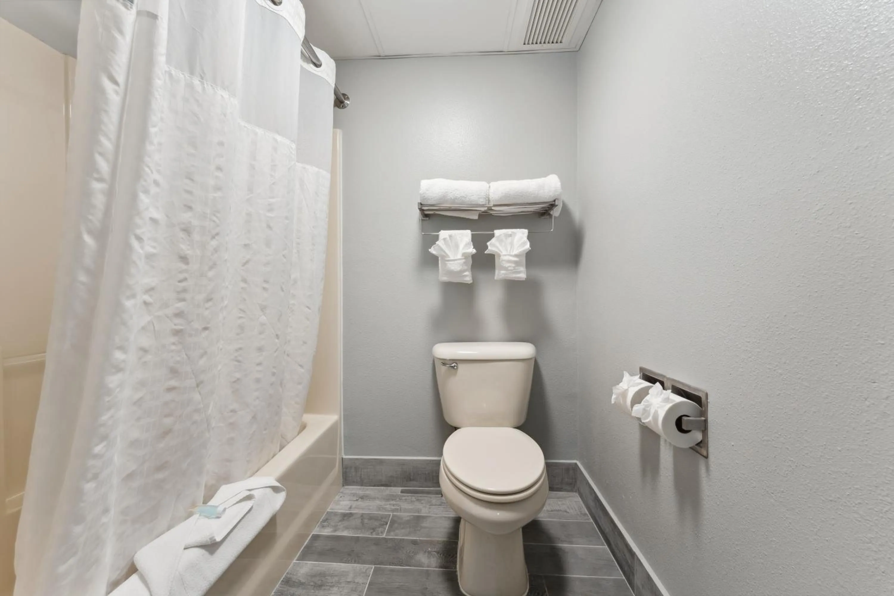 AmericInn by Wyndham Wisconsin Dells