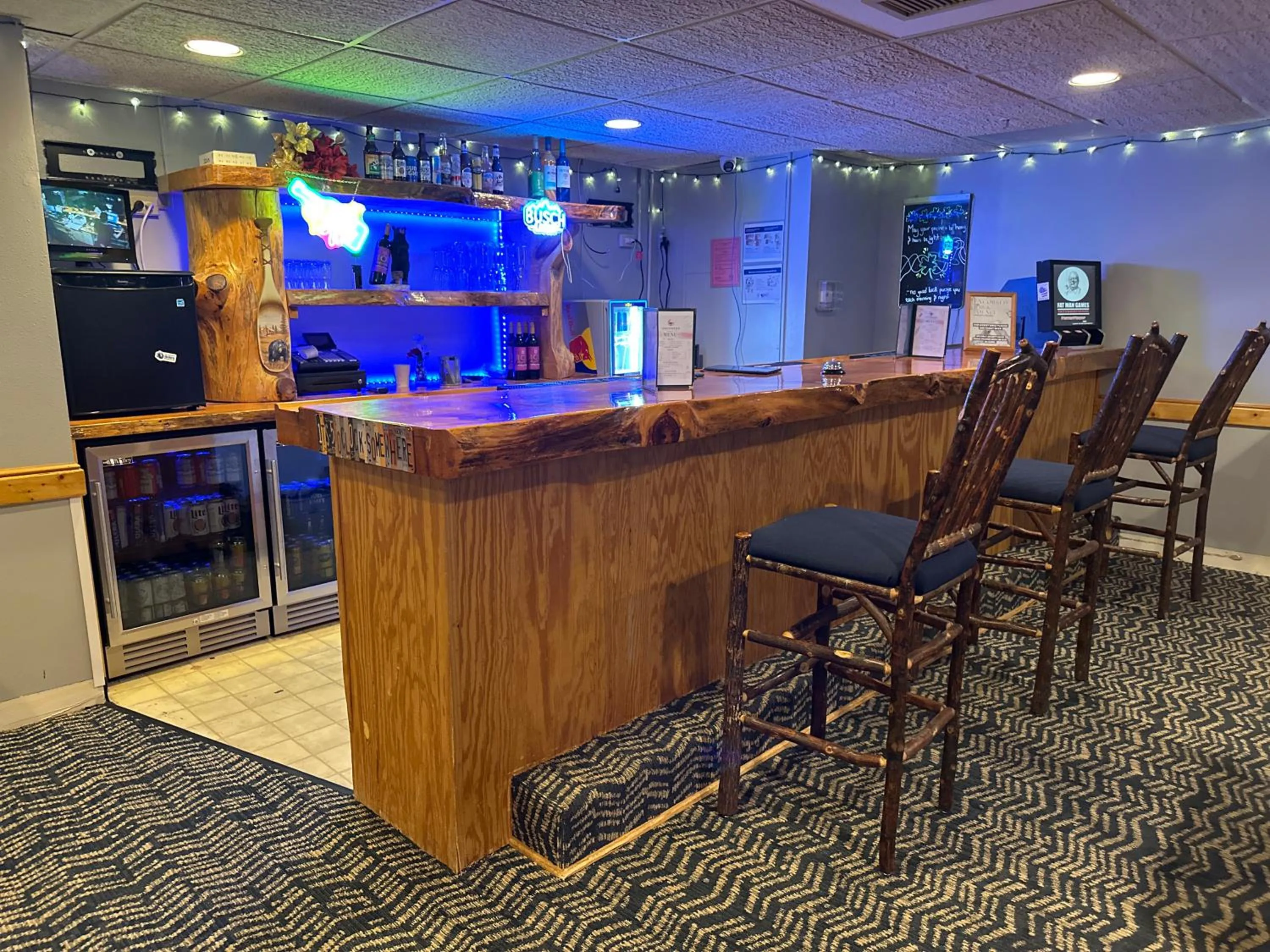 Lounge or bar in AmericInn by Wyndham Wisconsin Dells