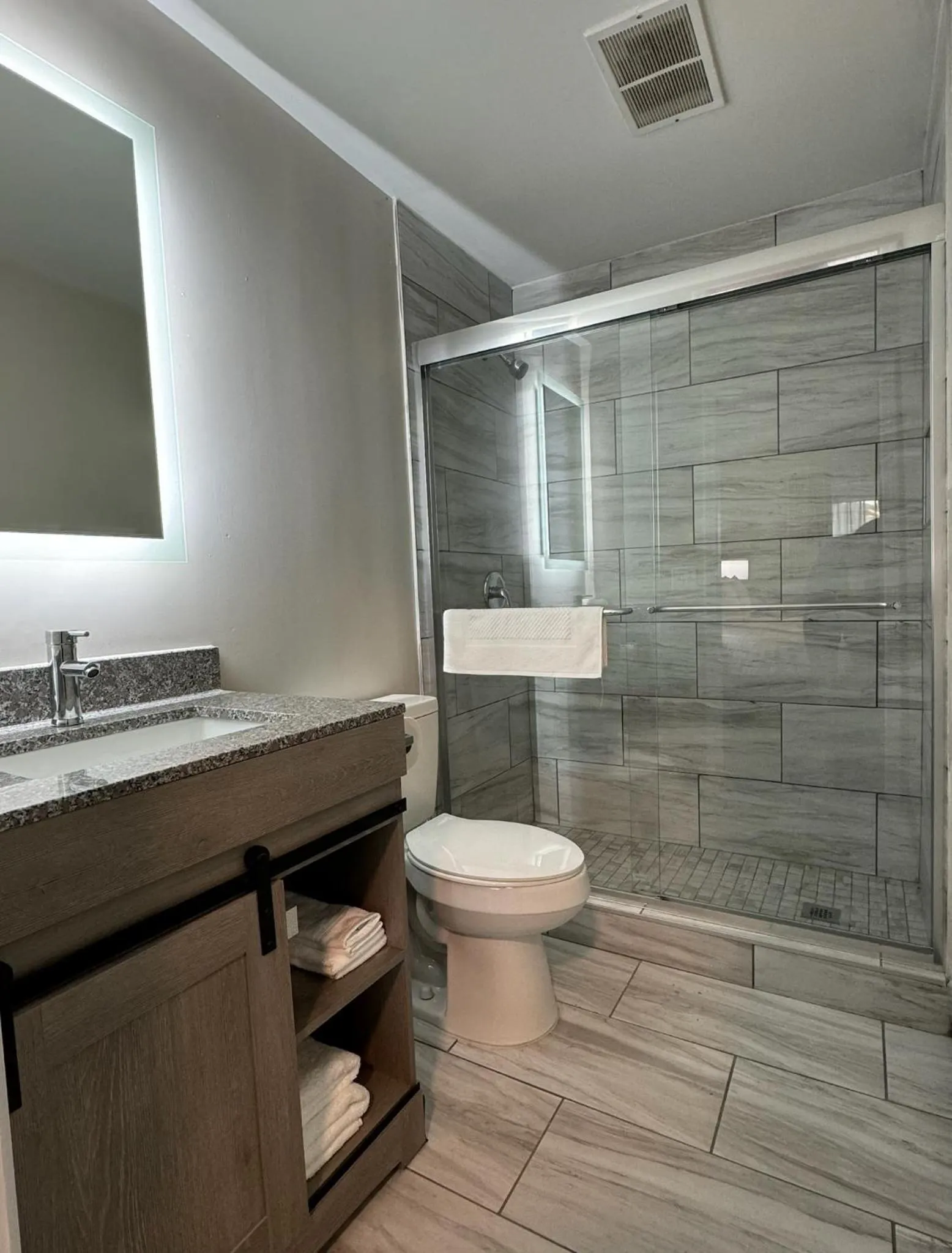 Shower in Days Inn and Suites by Wyndham Port Huron