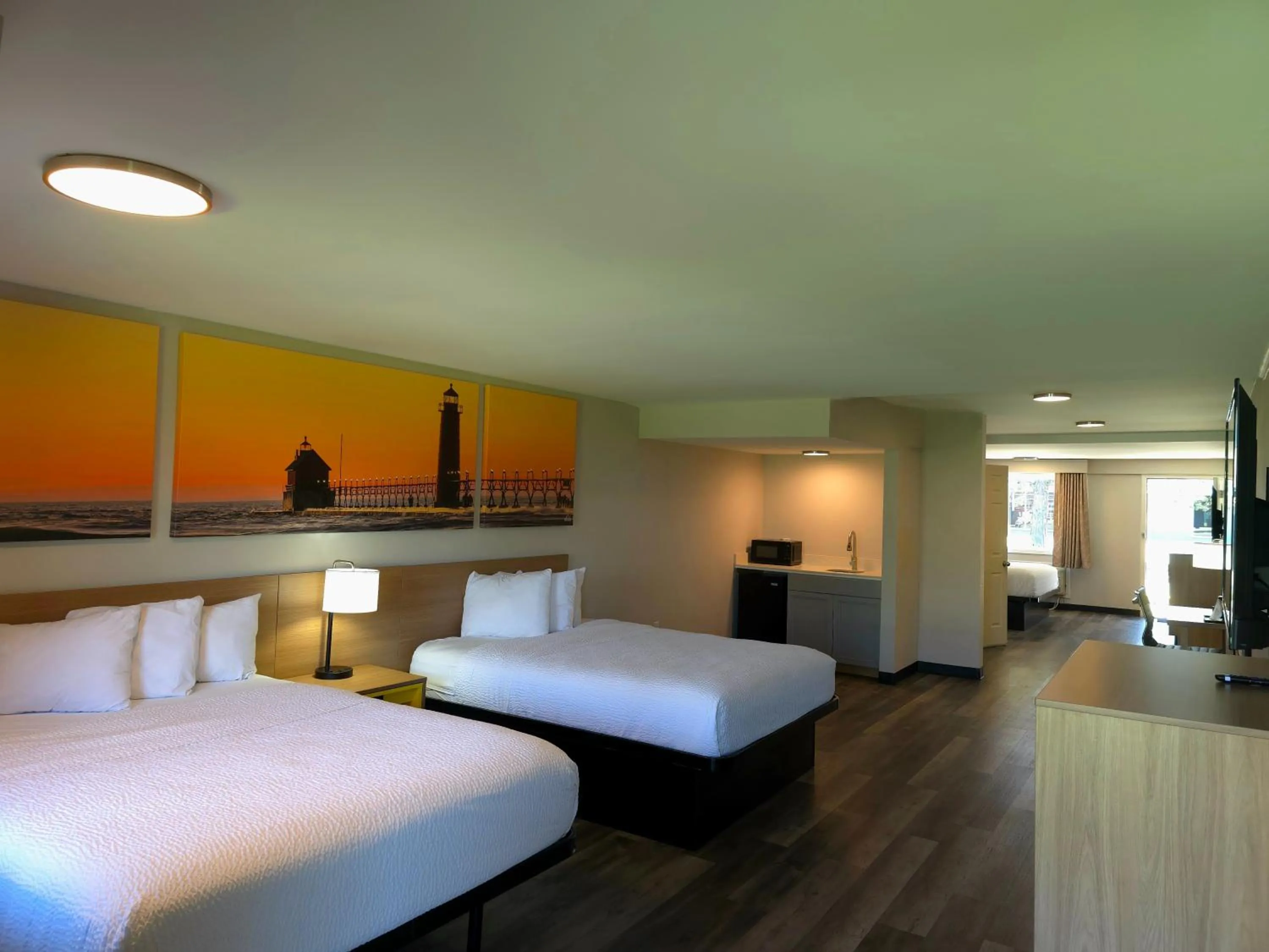 Bed in Days Inn and Suites by Wyndham Port Huron