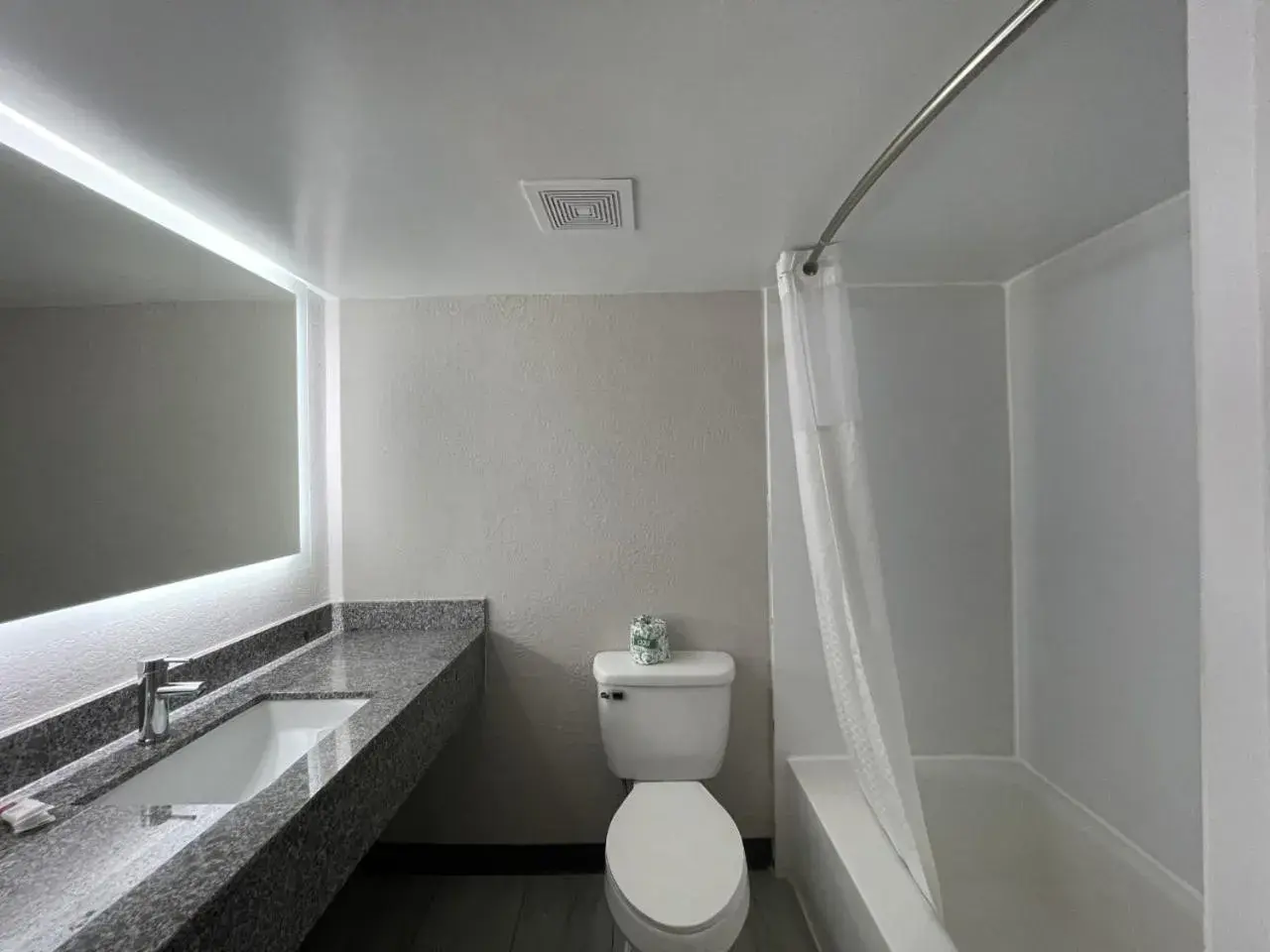 Bluewater Suite with Three Queen Beds - Non-Smoking in Days Inn and Suites by Wyndham Port Huron Bluewater Suite with Three Queen Beds - Non-Smoking in Days Inn and Suites by Wyndham Port Huron