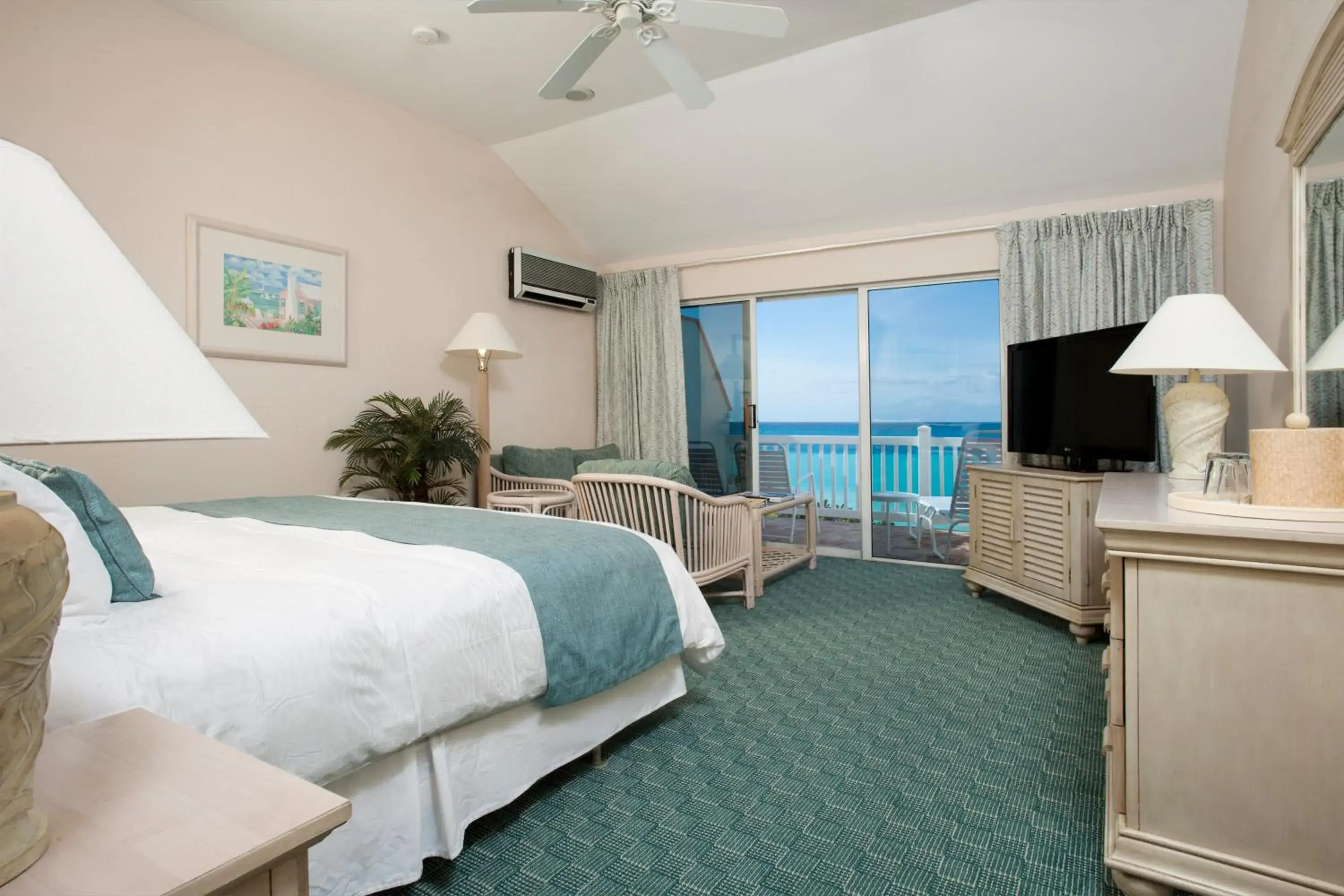 Superior King with Ocean View - single occupancy in Pompano Beach Club Superior King with Ocean View - single occupancy in Pompano Beach Club