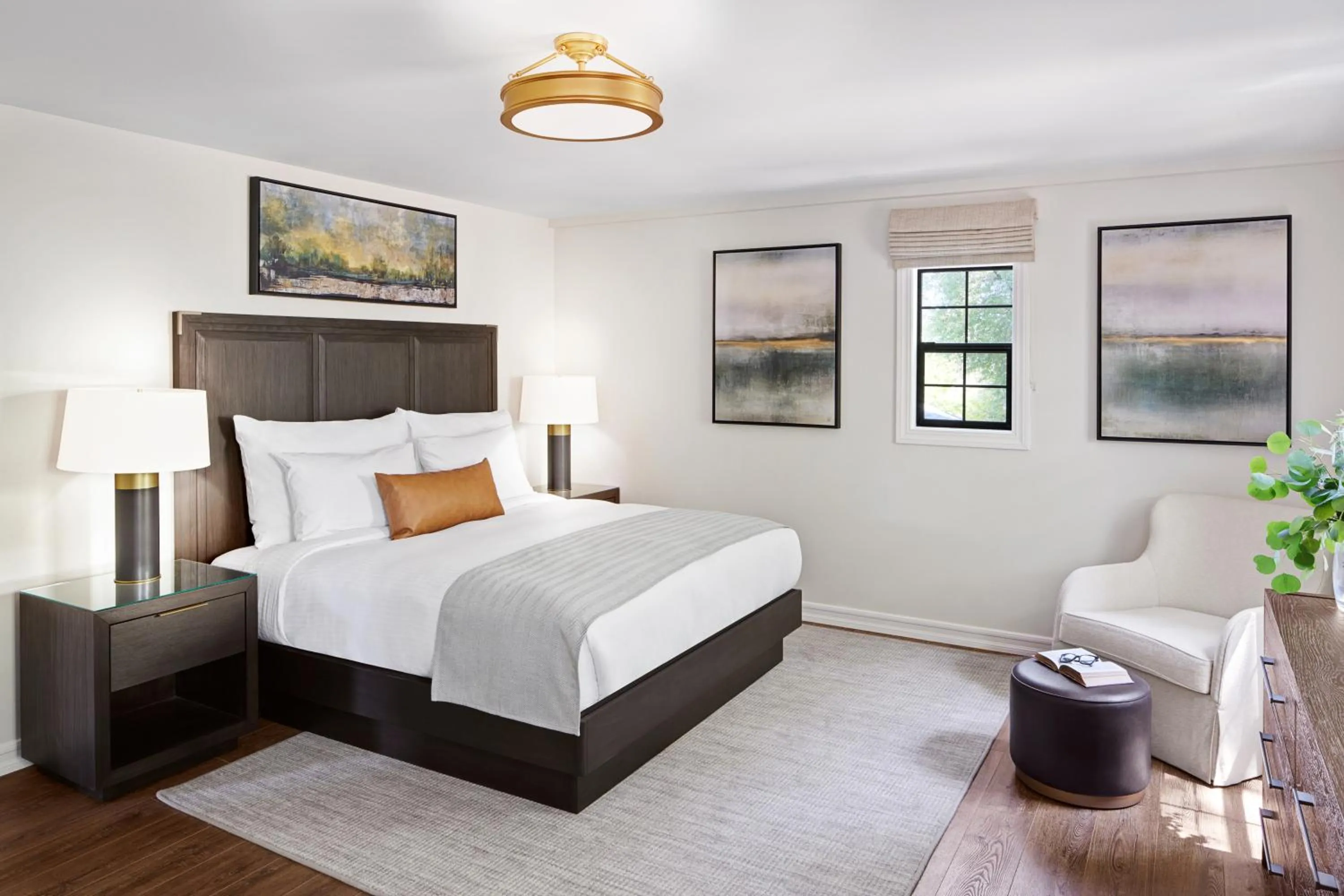 Bedroom, Bed in Kenwood Inn & Spa