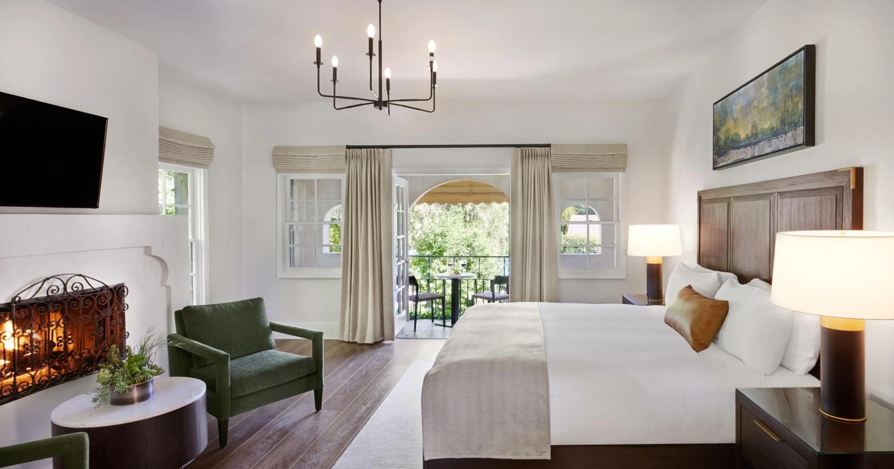 Bedroom, Bed in Kenwood Inn & Spa