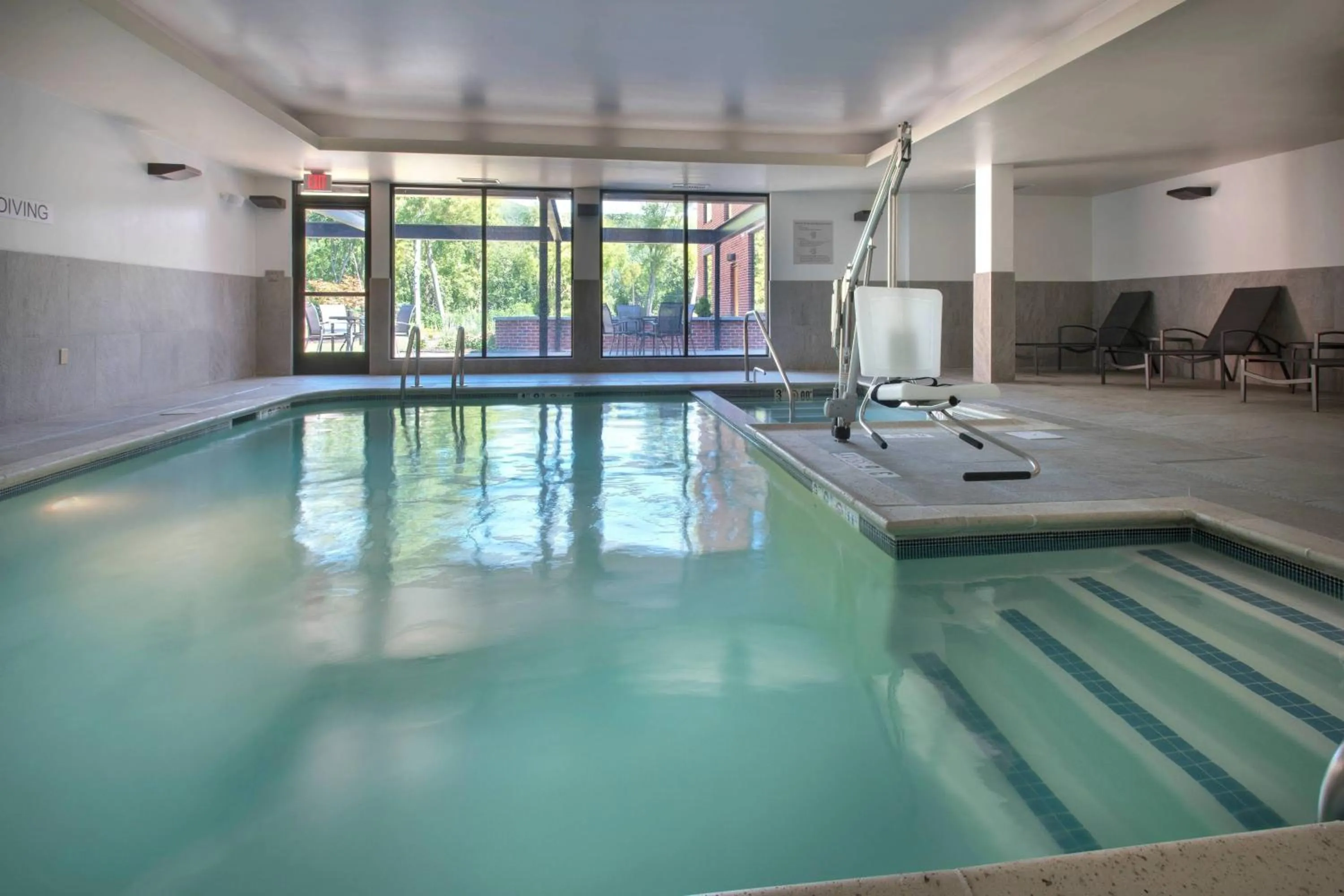 Swimming pool in Fairfield Inn & Suites by Marriott Williamstown