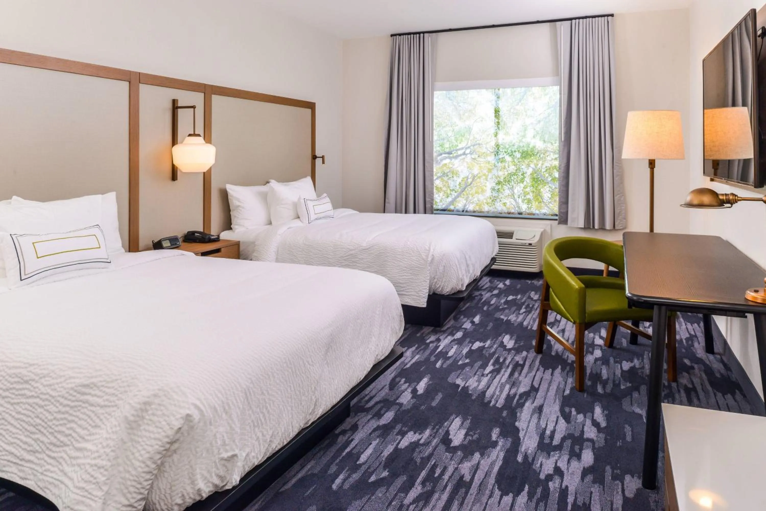 Photo of the whole room, Bed in Fairfield Inn & Suites by Marriott Fort Worth Southwest at Cityview