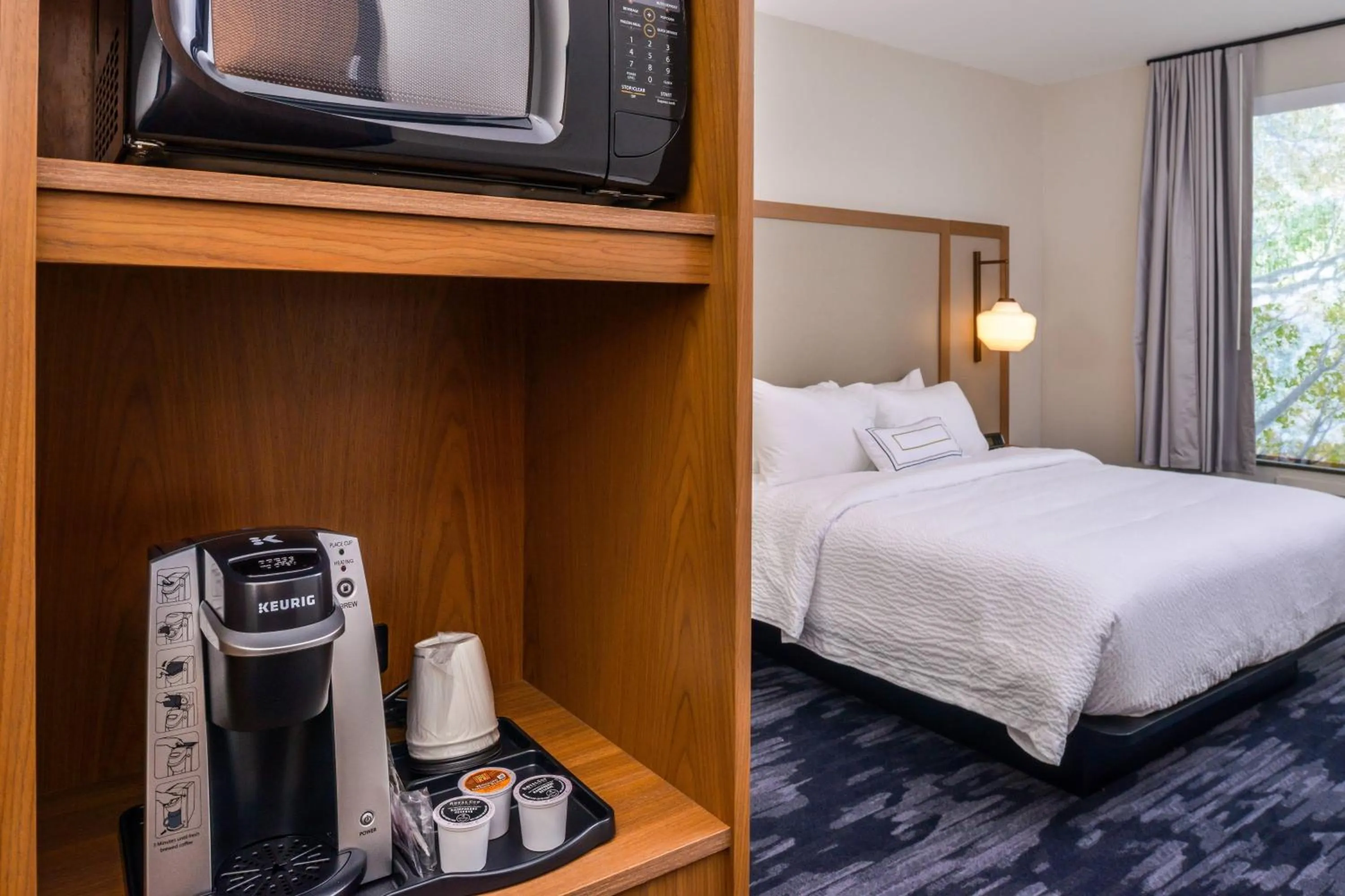 Photo of the whole room, Bed in Fairfield Inn & Suites by Marriott Fort Worth Southwest at Cityview
