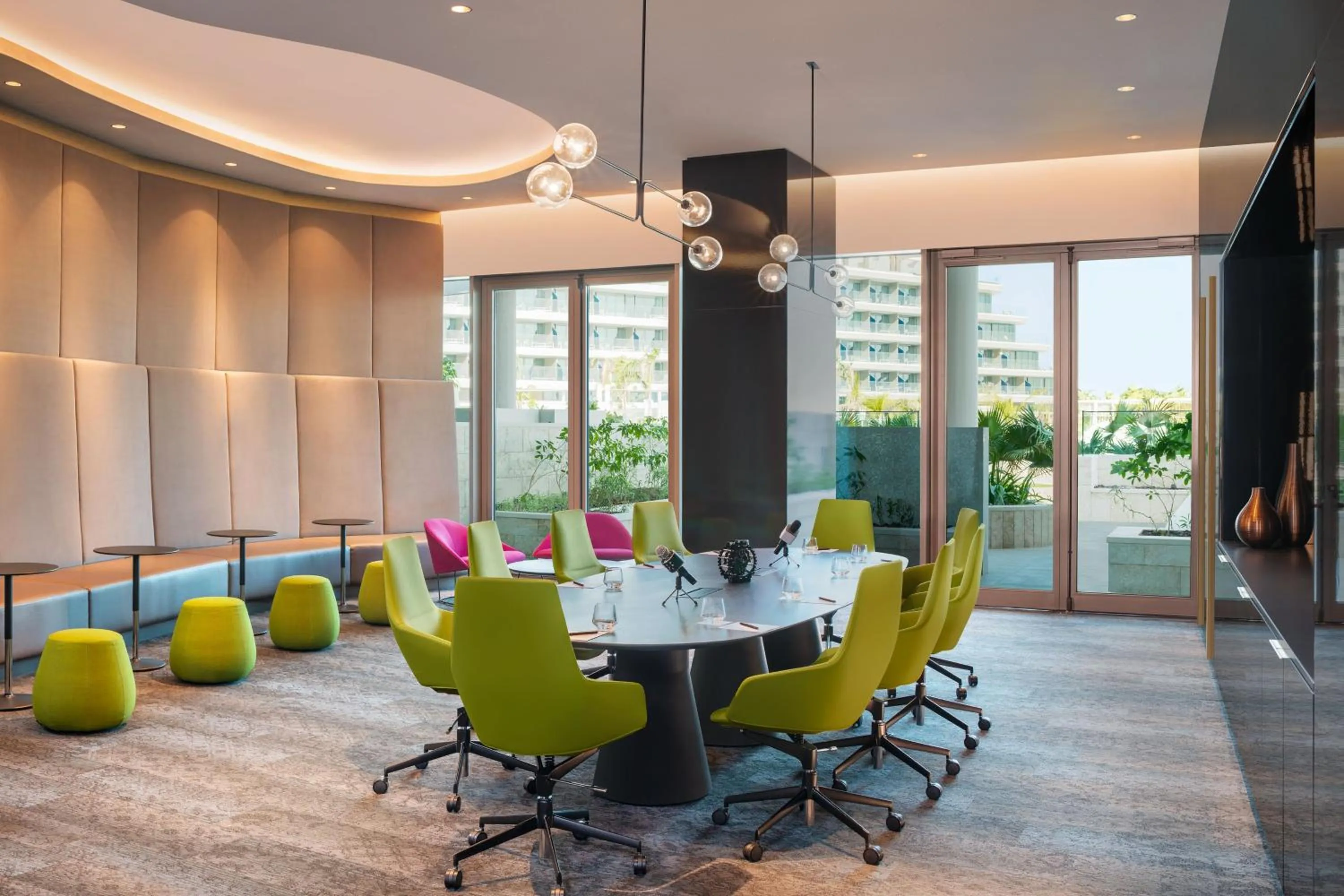 Lounge or bar in W Dubai - The Palm