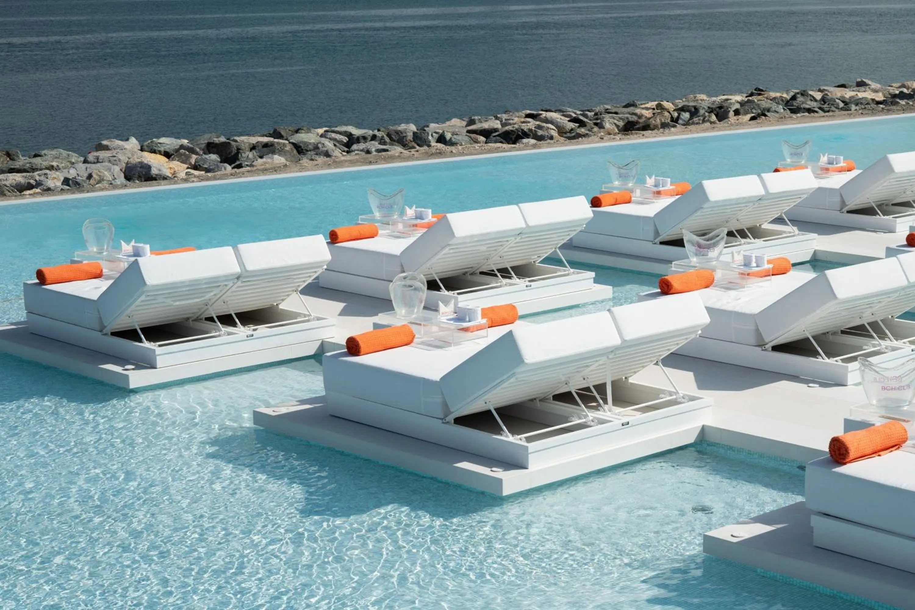 Swimming pool in W Dubai - The Palm