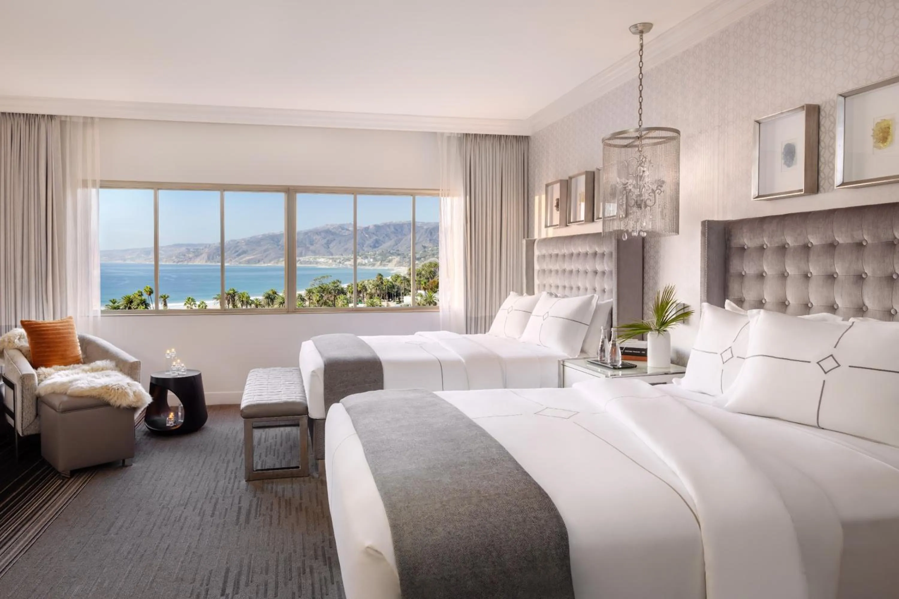 Bed in Huntley Santa Monica Beach