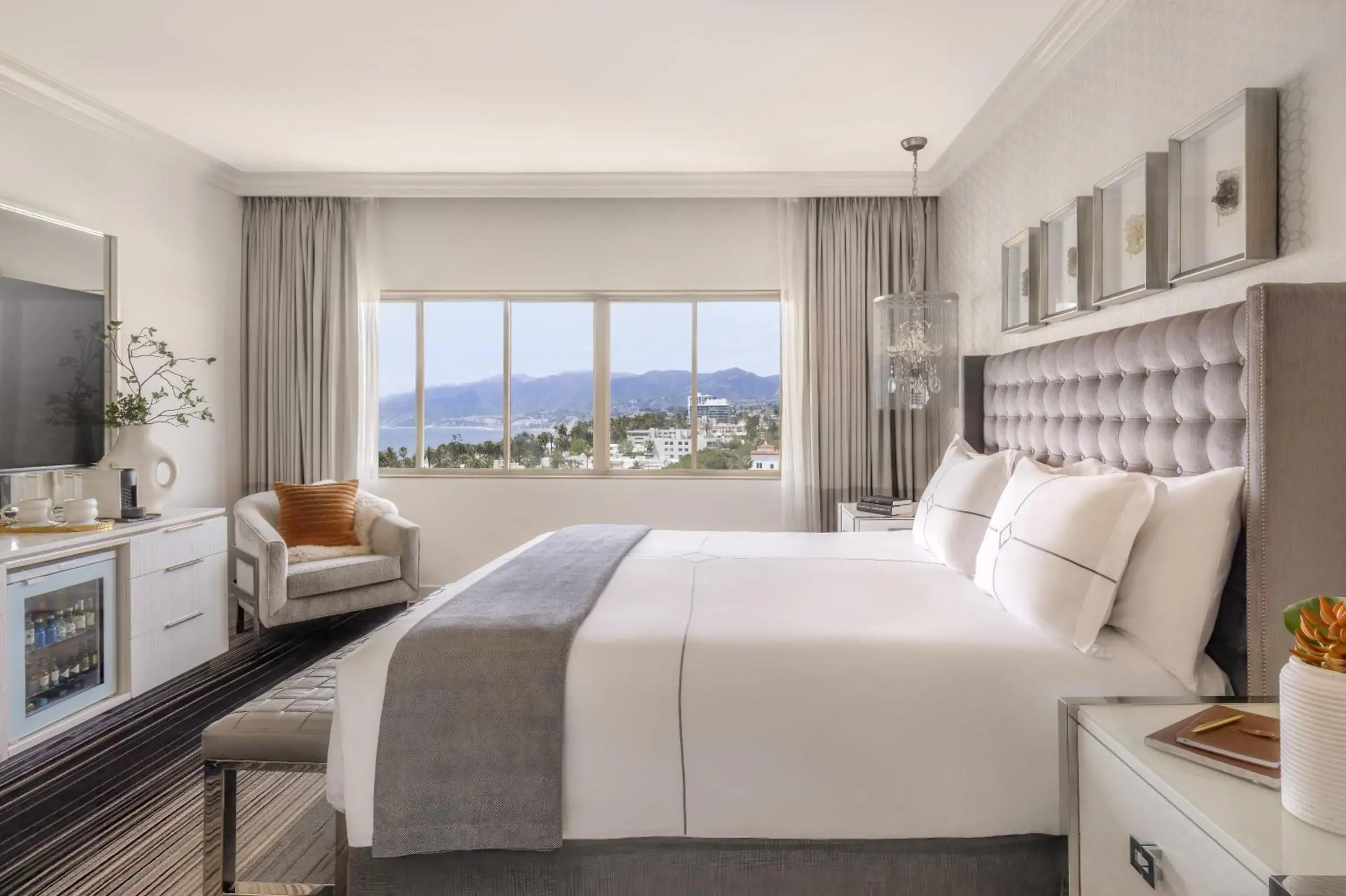 Bed in Huntley Santa Monica Beach Bed in Huntley Santa Monica Beach