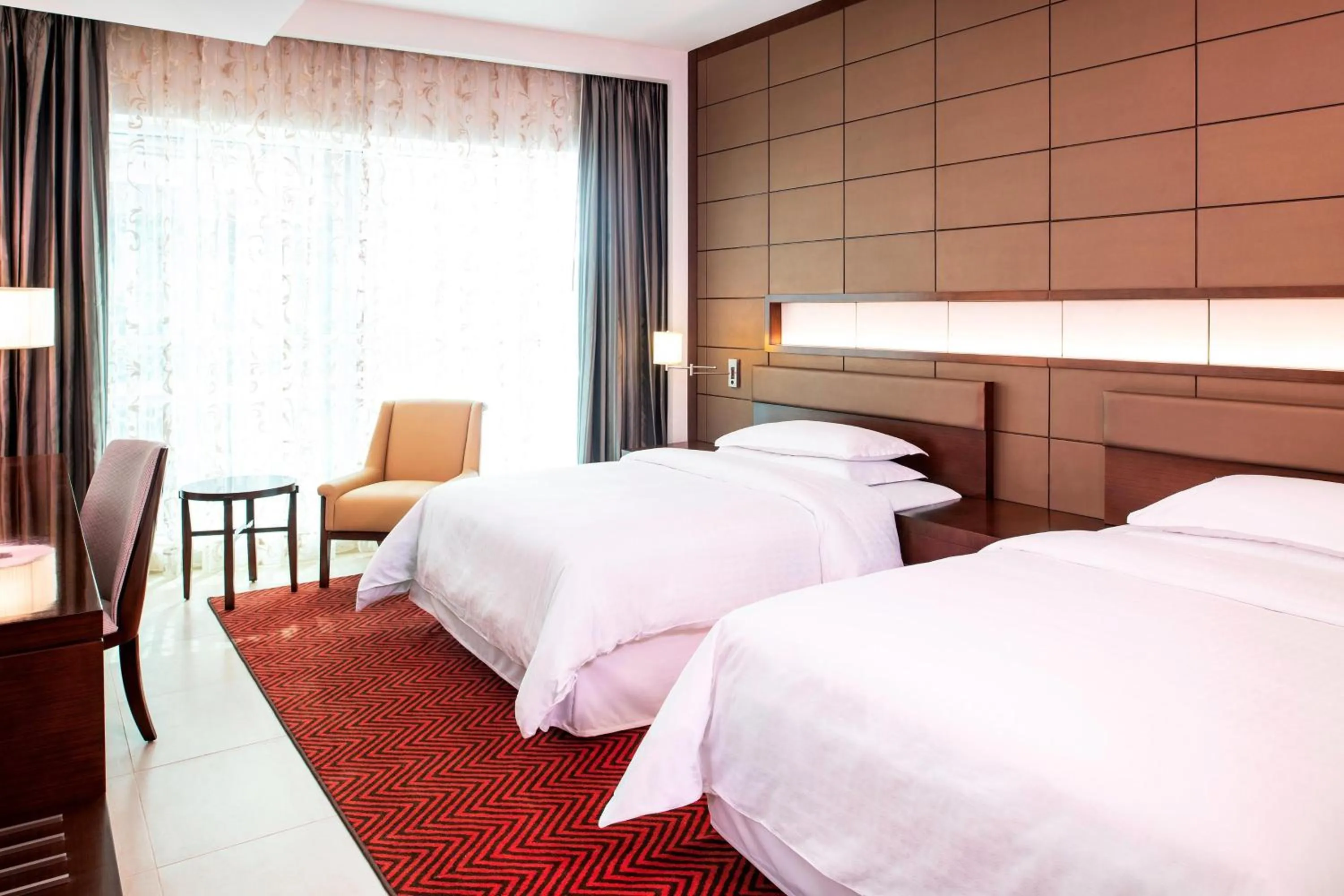 Photo of the whole room, Bed in Four Points by Sheraton Sharjah