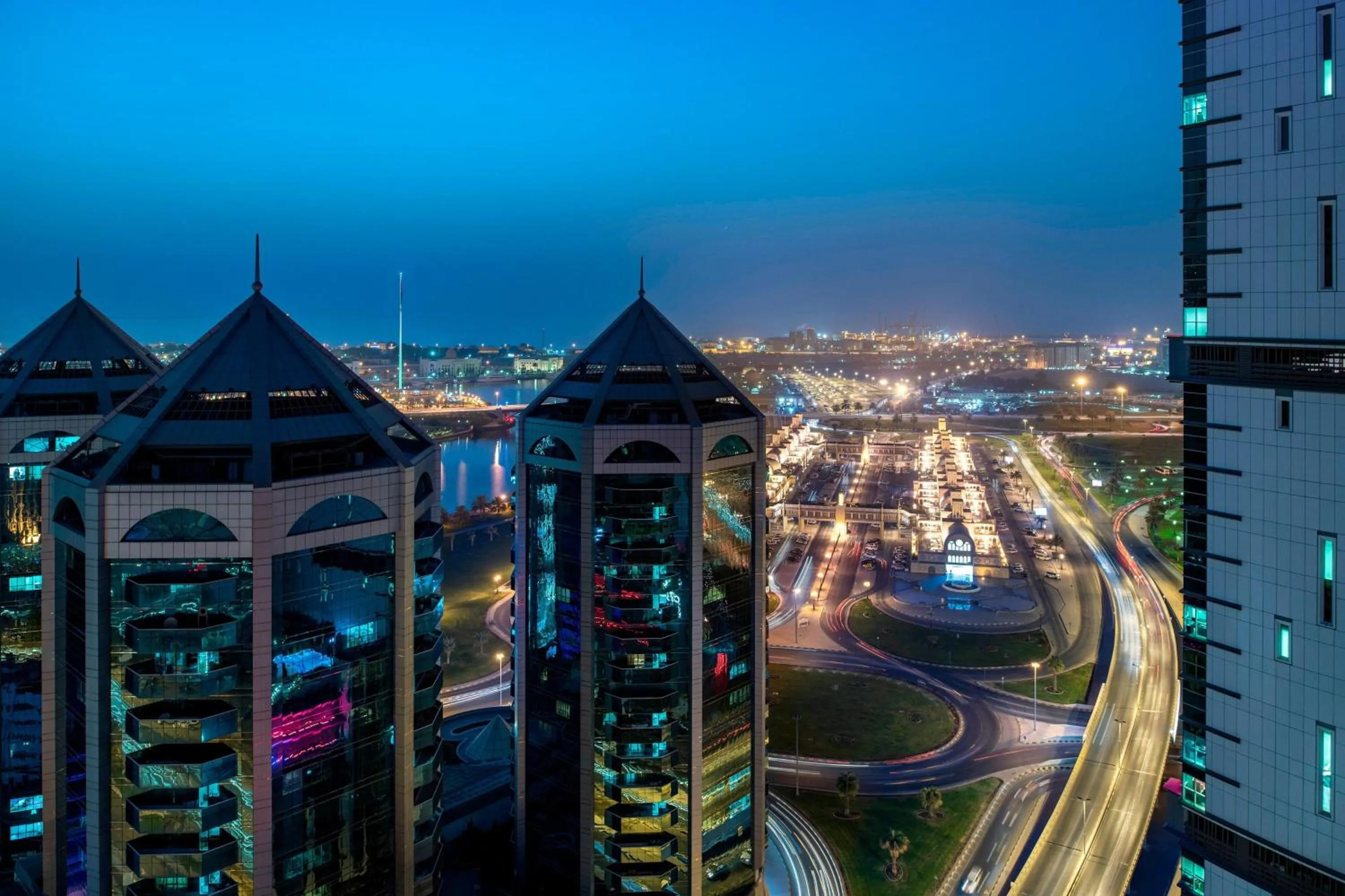 Photo of the whole room in Four Points by Sheraton Sharjah