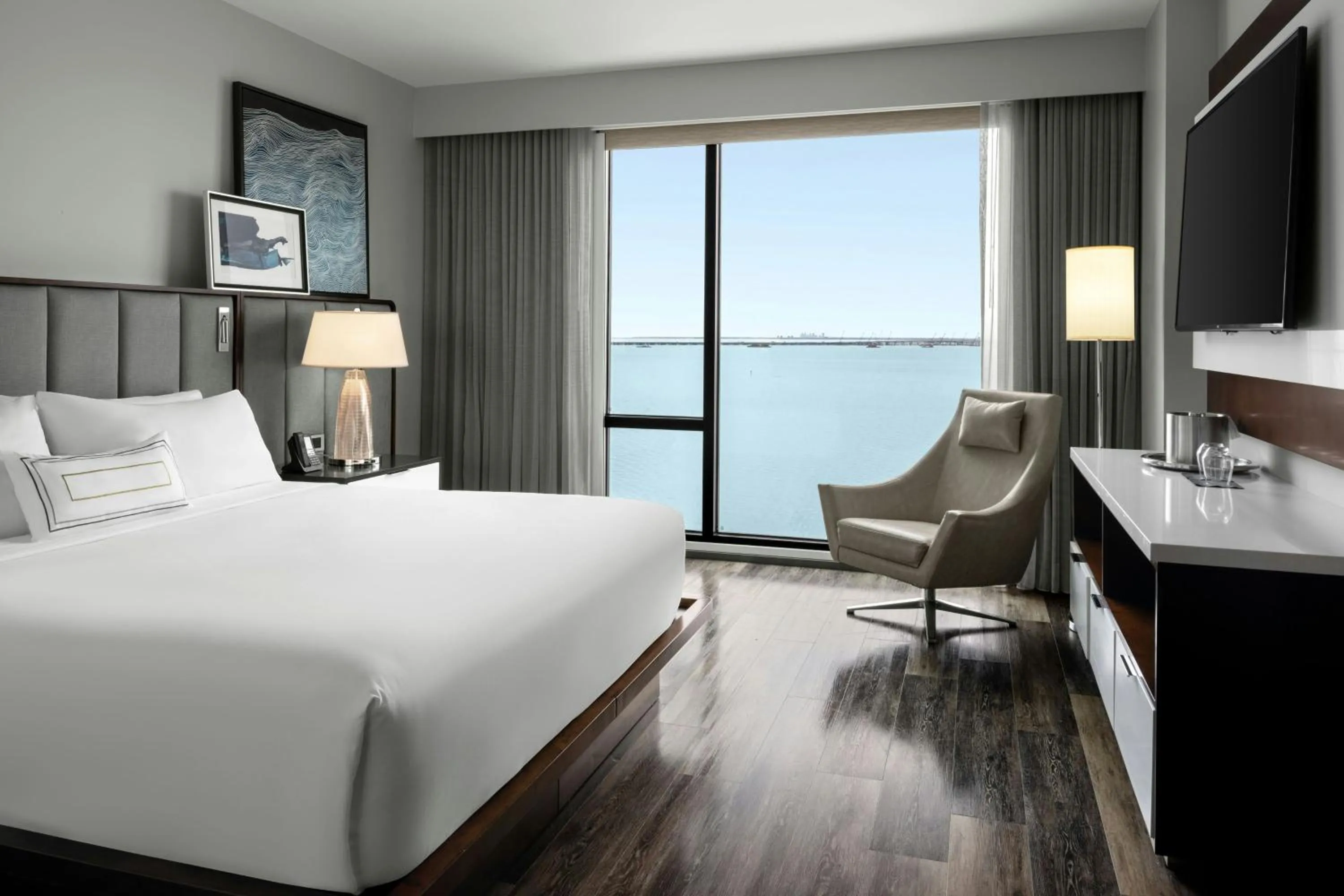 Bedroom, Bed in The CURRENT Hotel, Autograph Collection