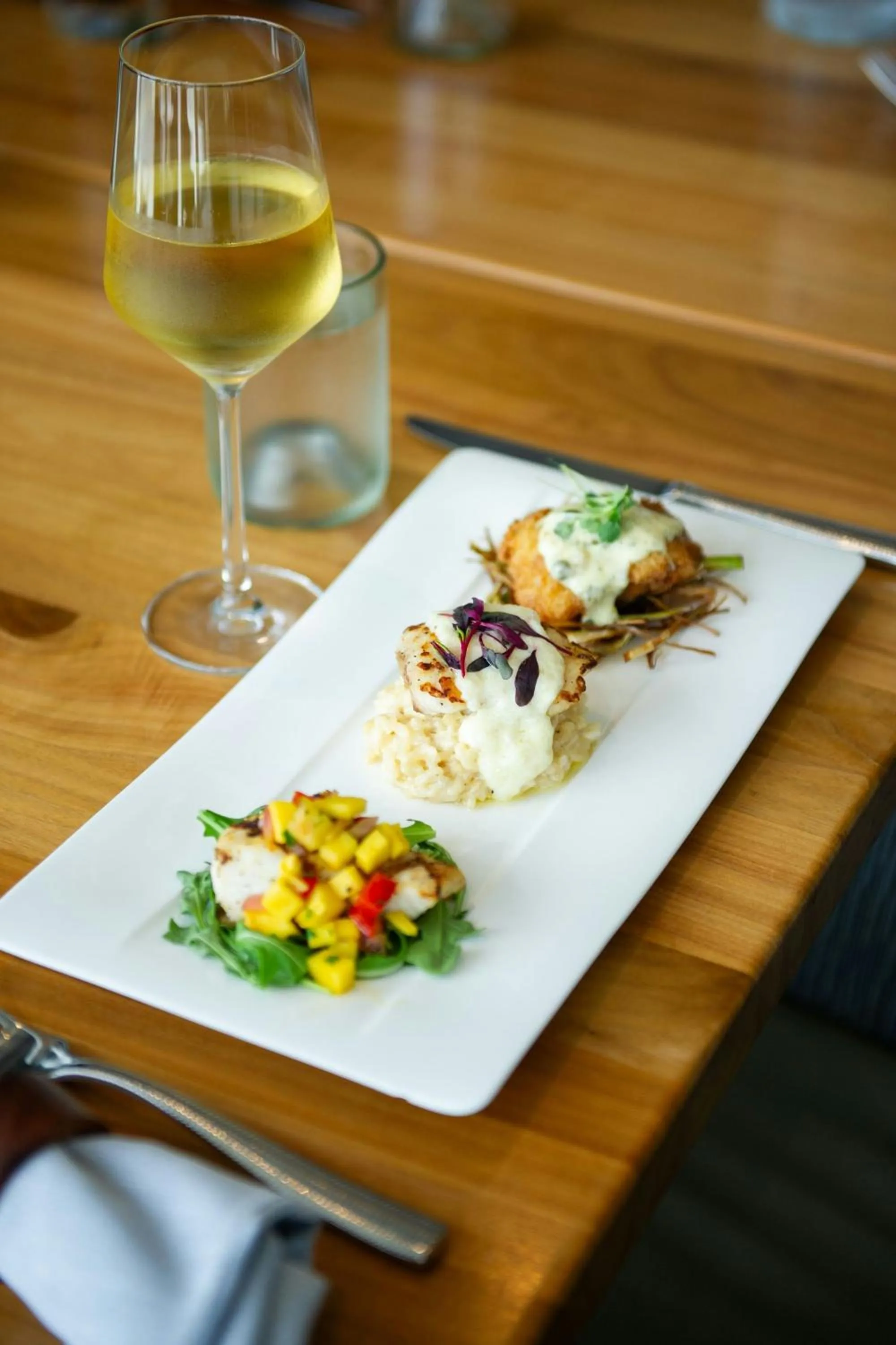 Restaurant/places to eat in The CURRENT Hotel, Autograph Collection