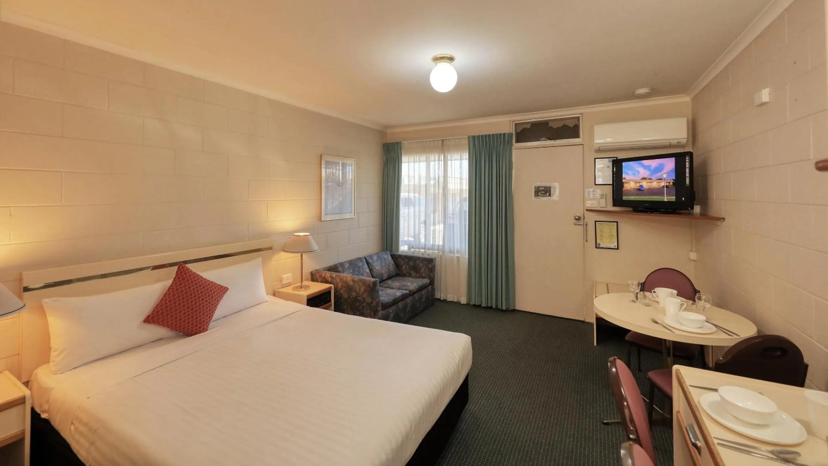 TV and multimedia, Bed in Sunrise Devonport