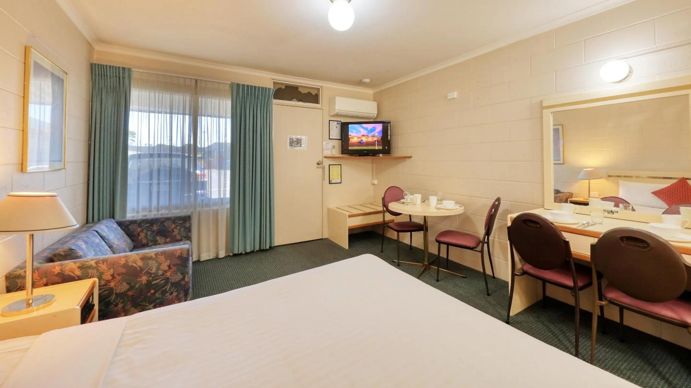 TV and multimedia, Bed in Sunrise Devonport